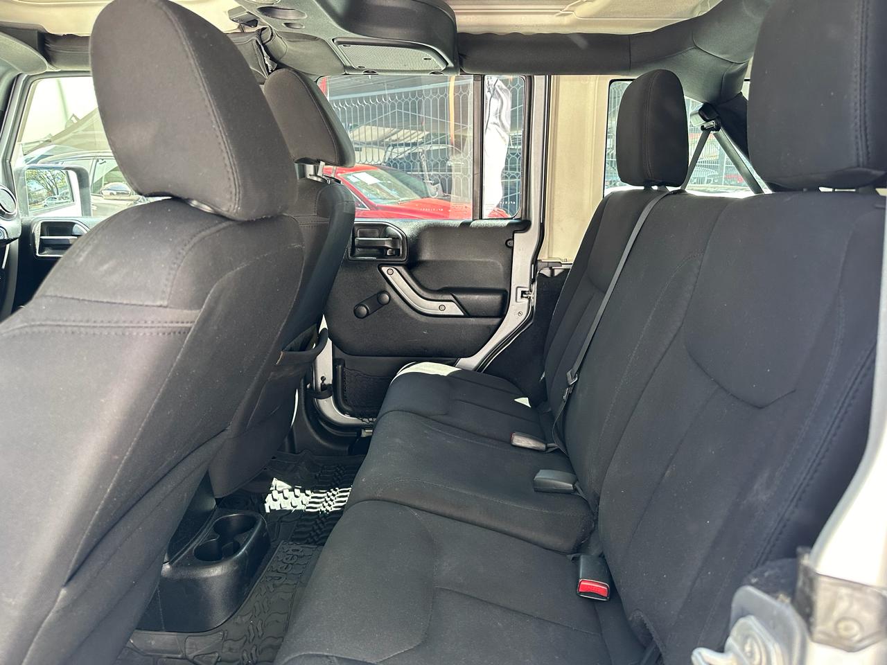 Jeep Wrangler 2015 UNLIMITED SPORT Automático Plata