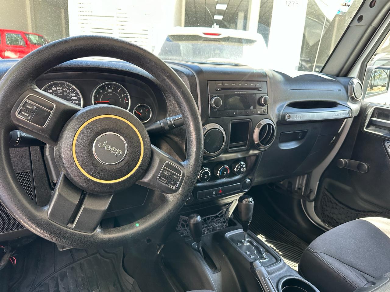 Jeep Wrangler 2015 UNLIMITED SPORT Automático Plata