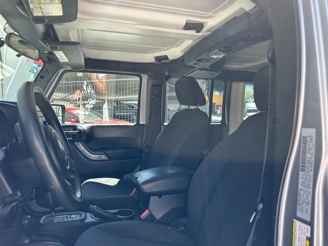 Jeep Wrangler 2015 UNLIMITED SPORT Automático Plata