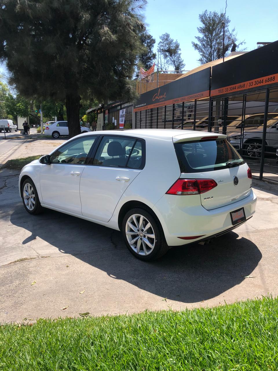 Volkswagen Golf 2017 CONFORTLINE SPORT TSI Automático Blanco