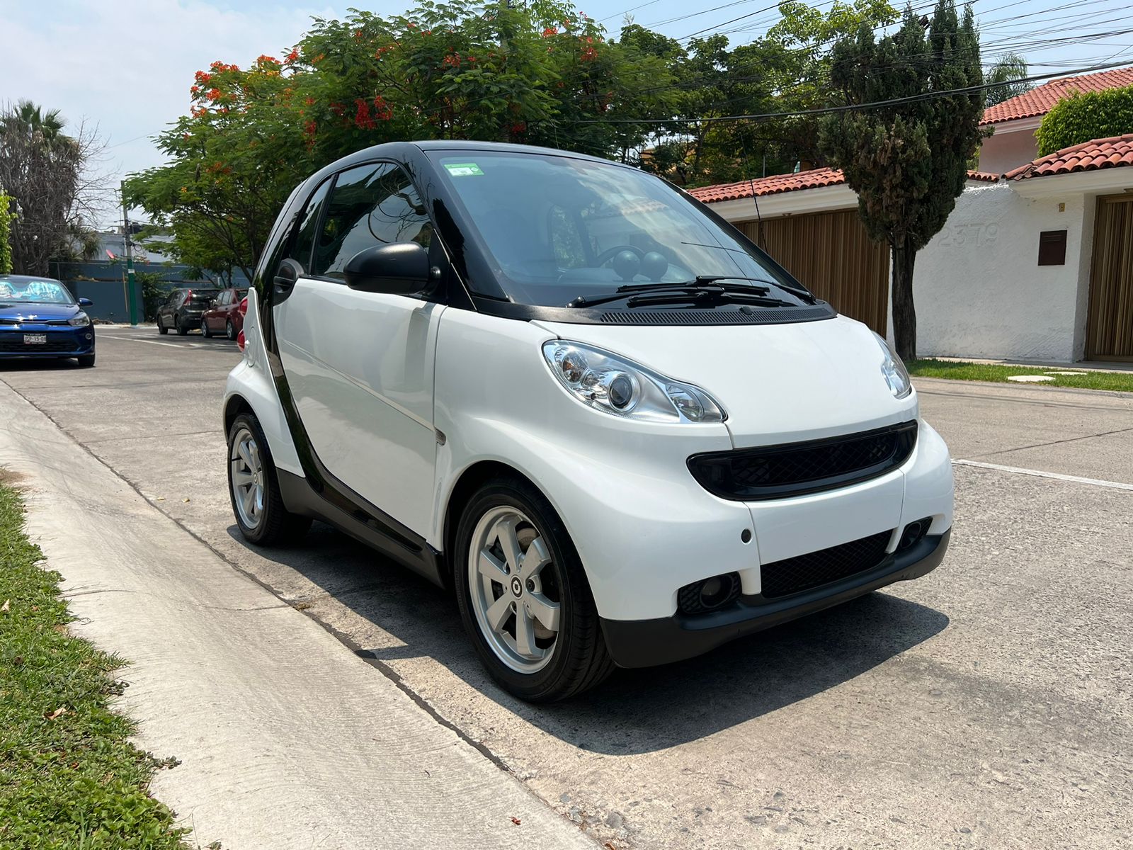 Smart Fortwo 2012 COUPE MHD BLACK & WHITE AUT Automático Blanco