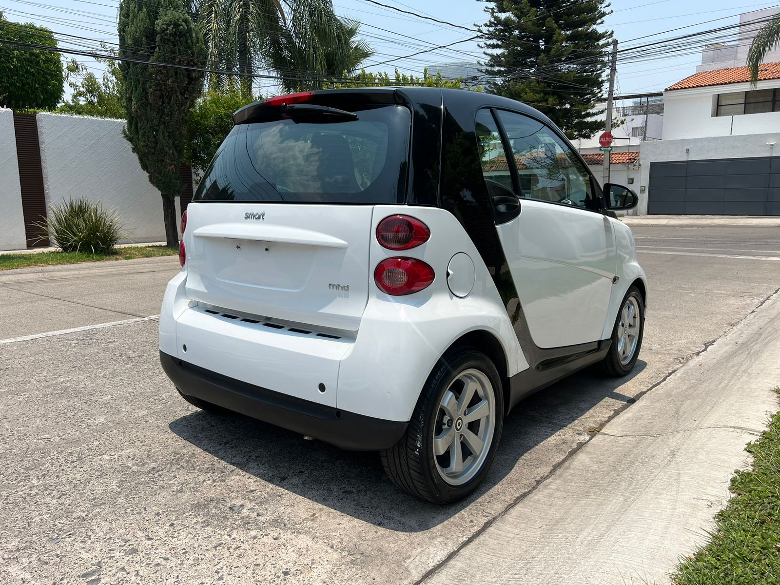 Smart Fortwo 2012 COUPE MHD BLACK & WHITE AUT Automático Blanco