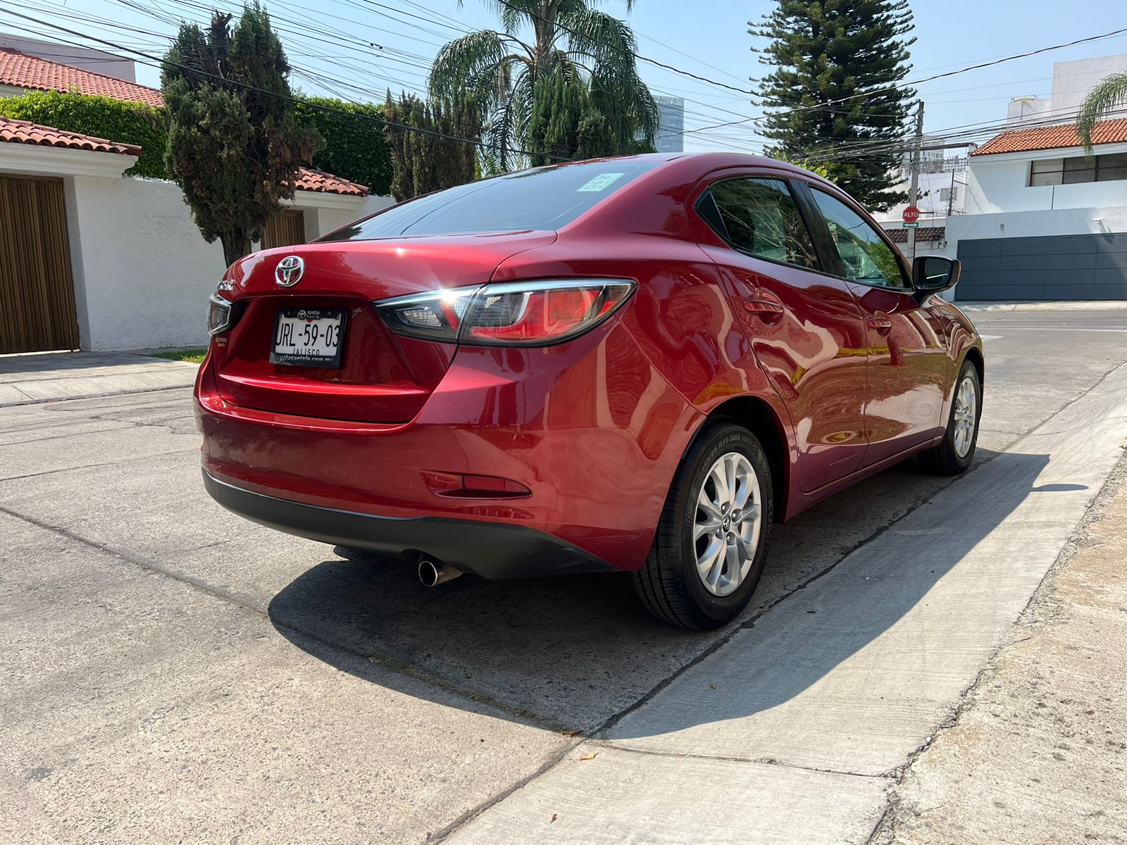 Toyota Yaris 2016 R Manual Rojo