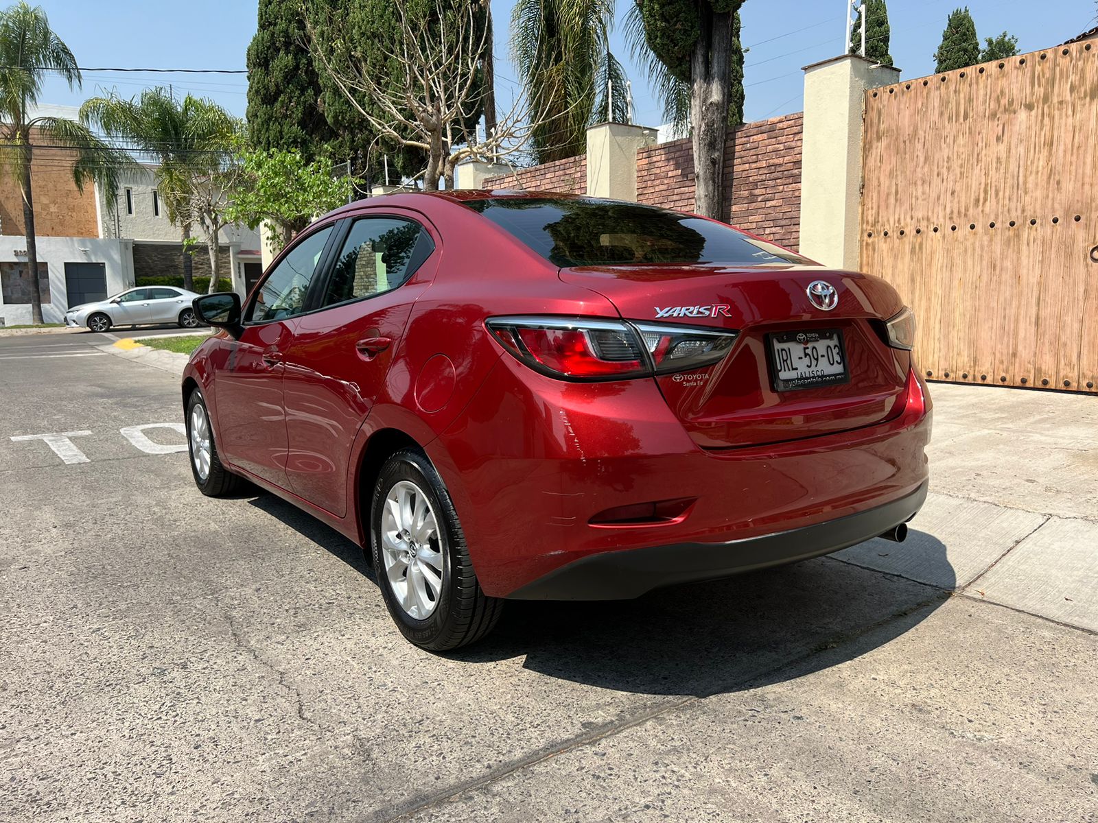 Toyota Yaris 2016 R Manual Rojo