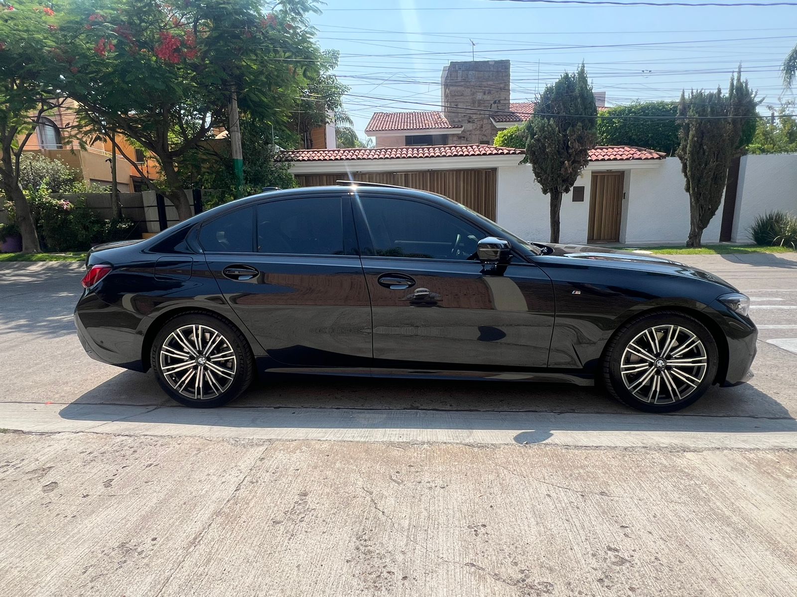 BMW Serie 3 2022 330i M SPORT SHADOW EDITION Automático Negro