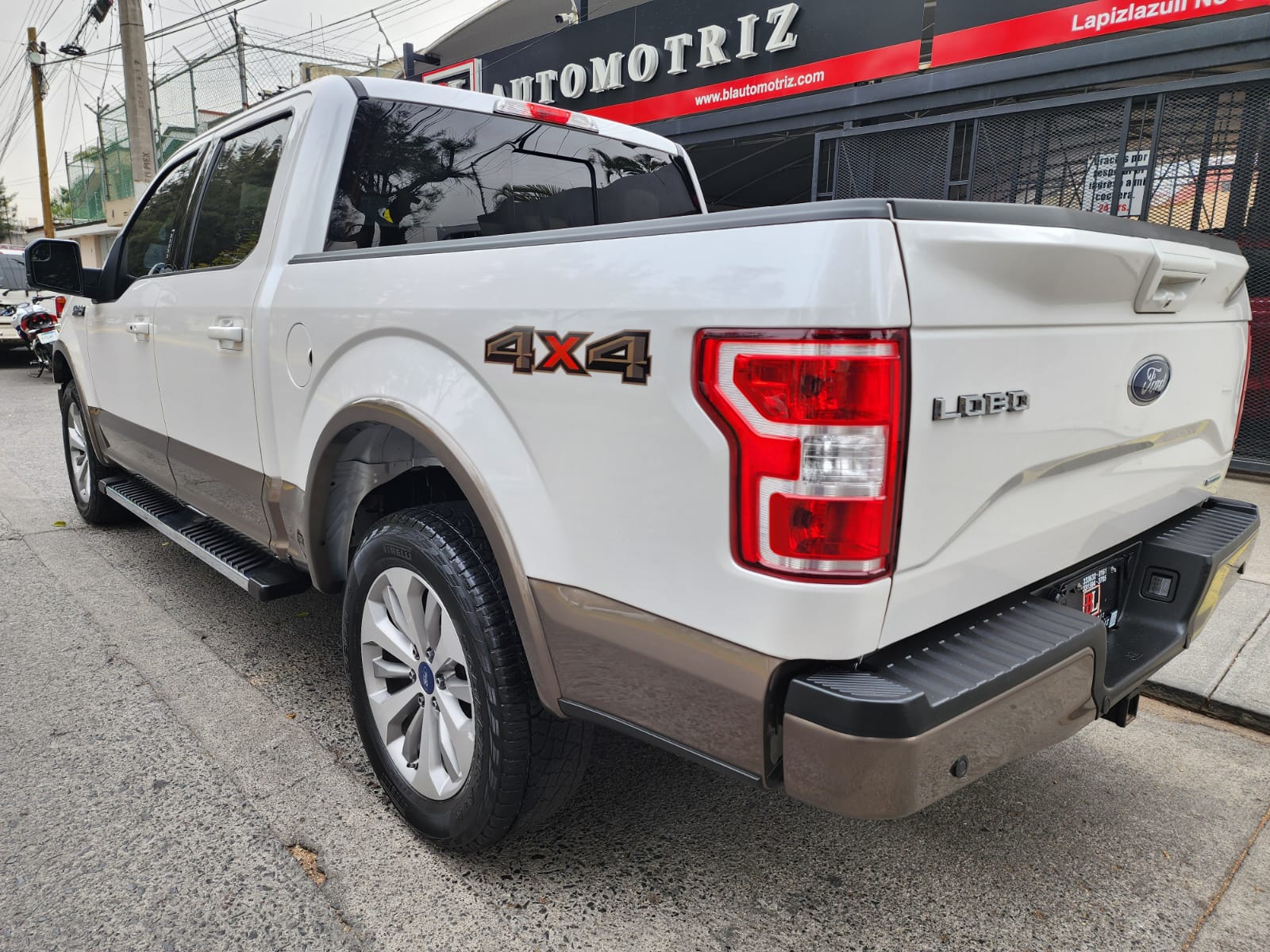 Ford Lobo 2018 Lariat 4X4 Automático Blanco
