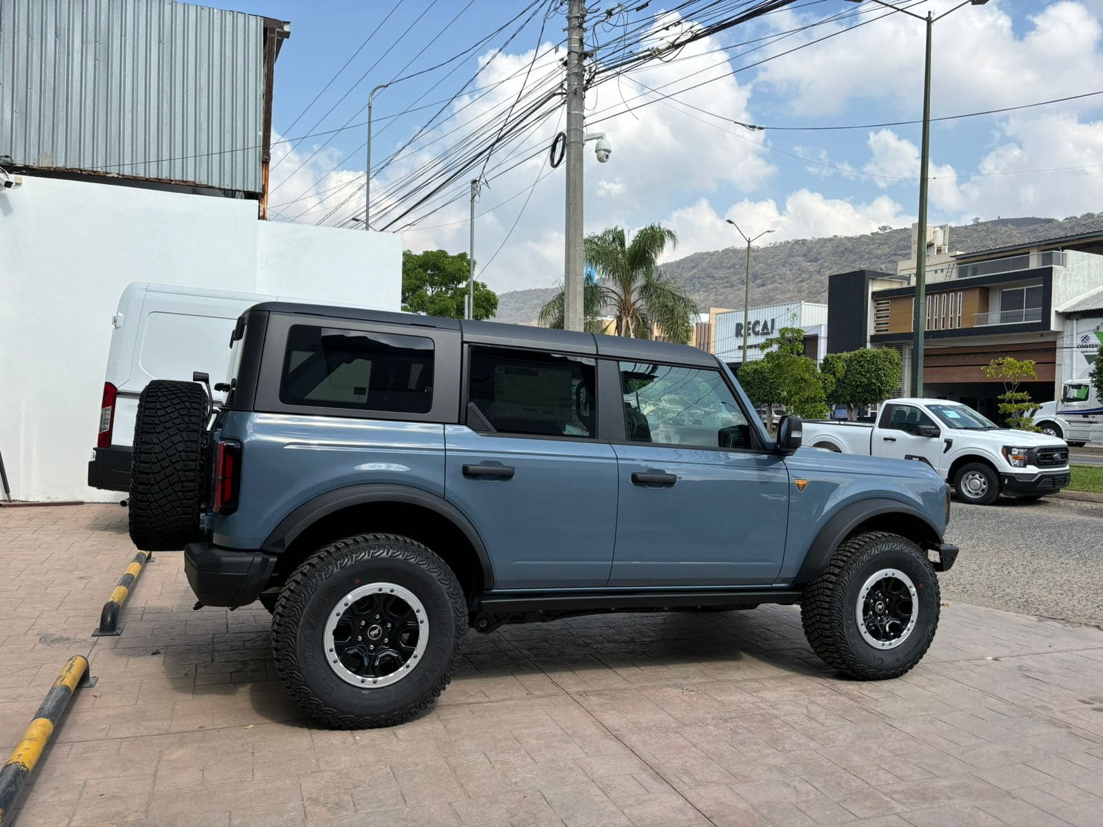 Ford Bronco 2024 Badlands 4 Puertas V6 2.7l Gtdi Automático Azul