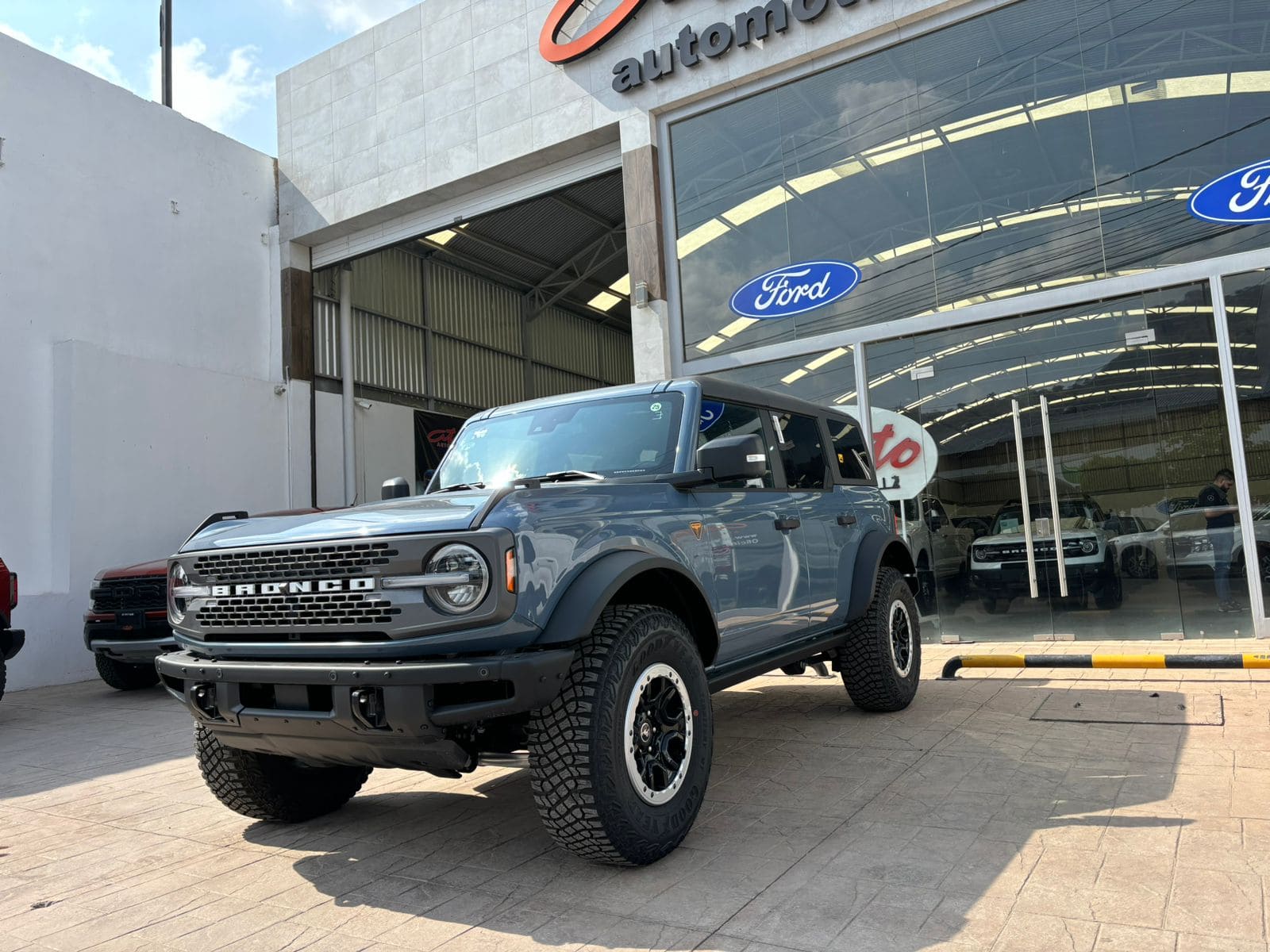 Ford Bronco 2024 Badlands 4 Puertas V6 2.7l Gtdi Automático Azul