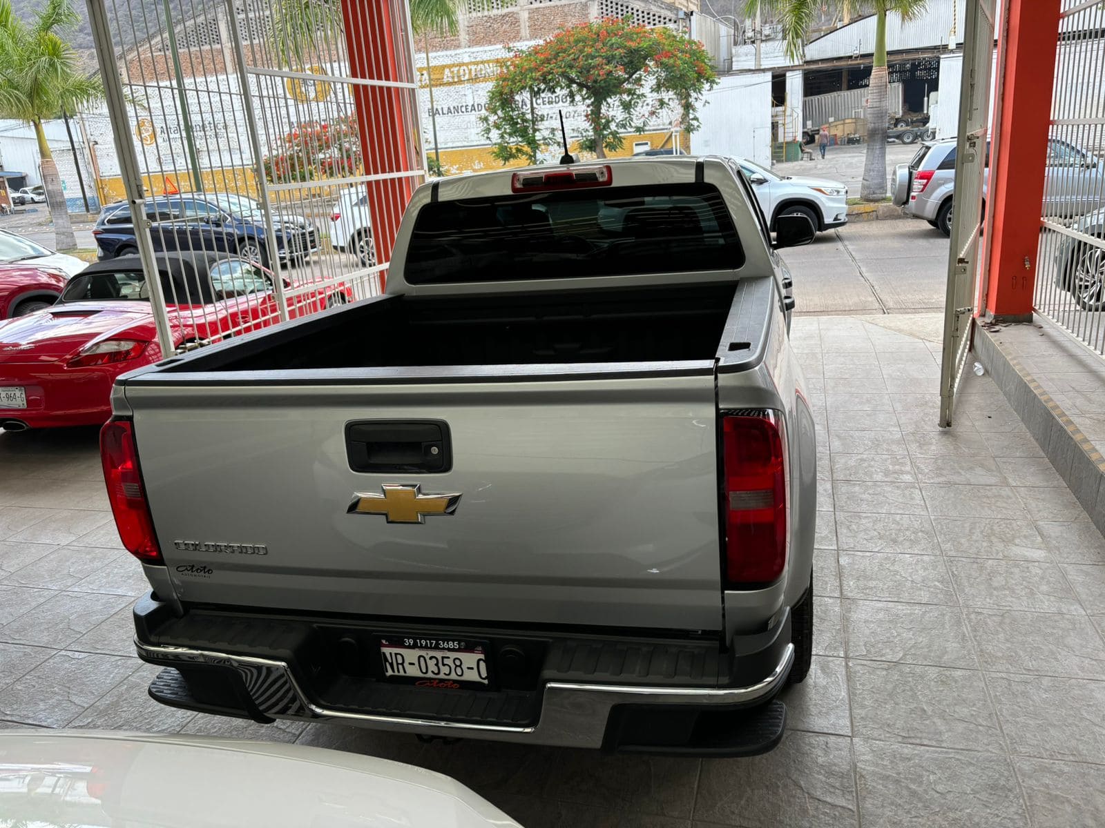 Chevrolet Colorado 2018 Doble Cabina 4x2 paq A Automático Plata
