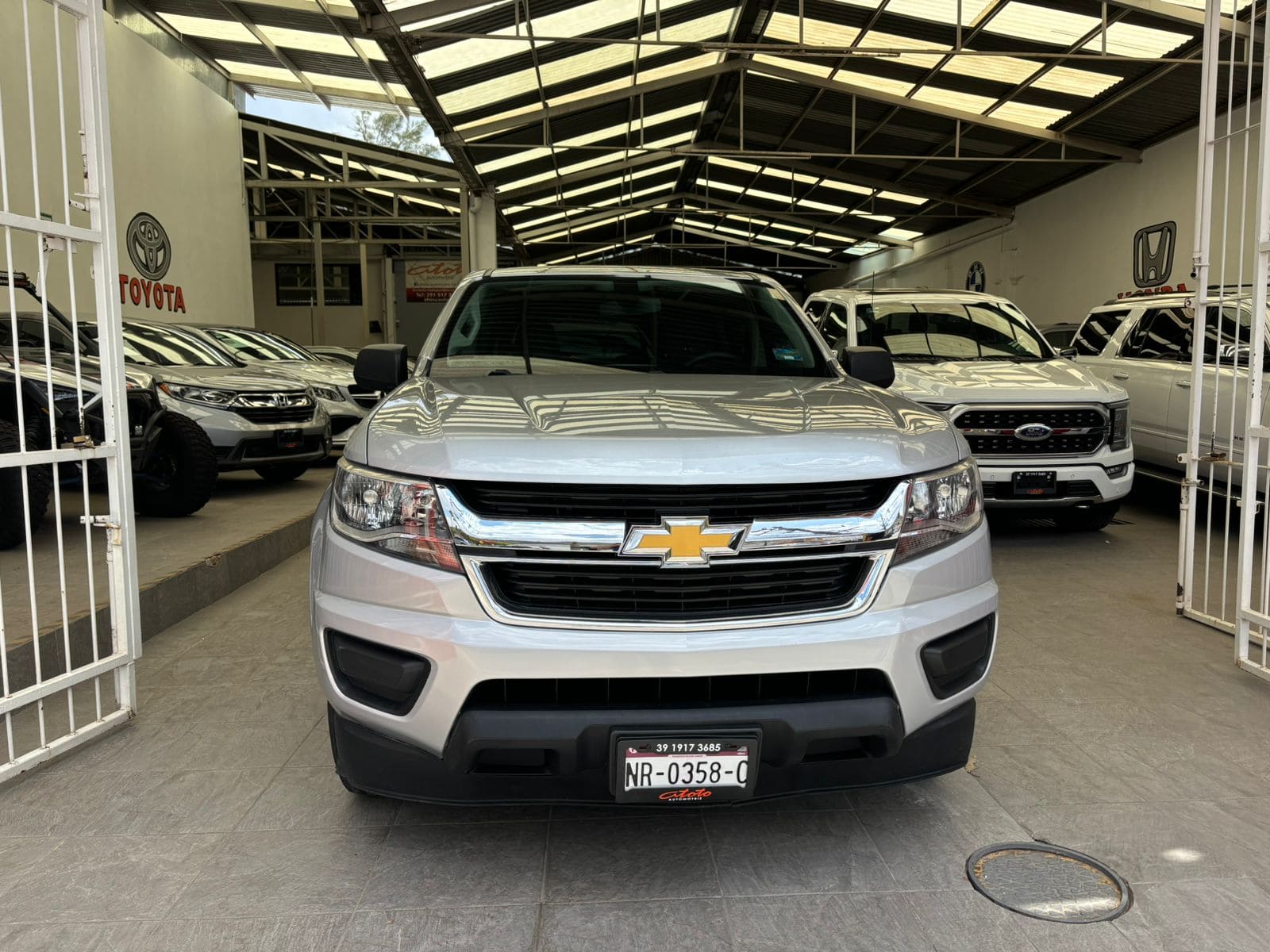 Chevrolet Colorado 2018 Doble Cabina 4x2 paq A Automático Plata