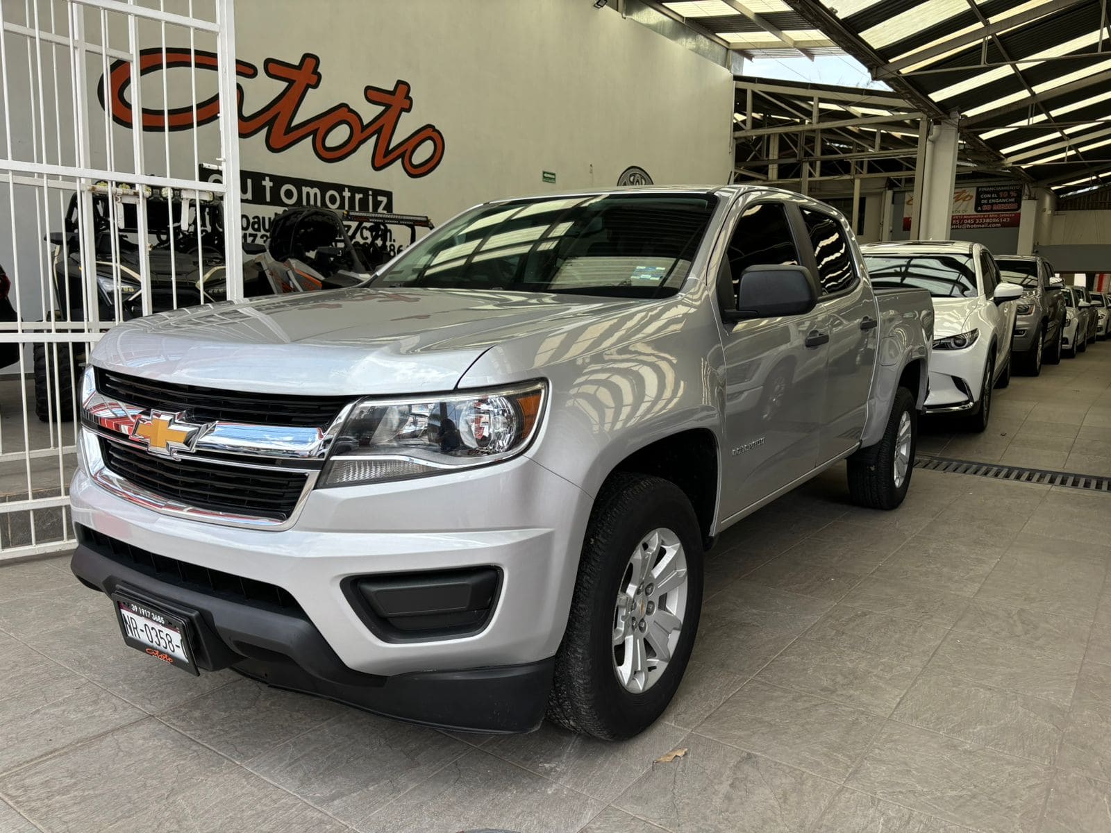 Chevrolet Colorado 2018 Doble Cabina 4x2 paq A Automático Plata