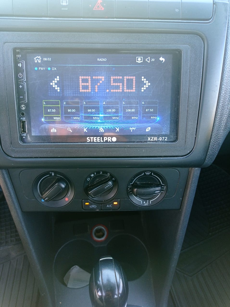Volkswagen Vento 2015 Automático rines vidrios eléctricos Negro