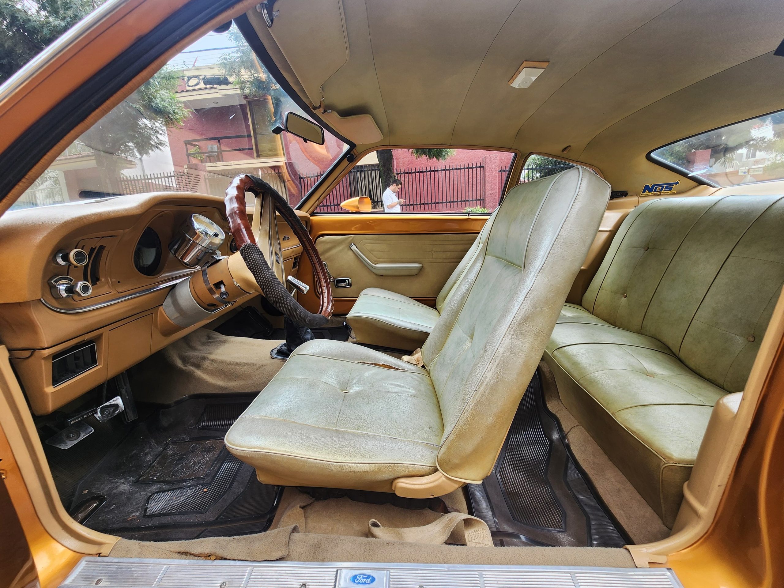 Ford Maverick 1976 Sedán Manual Bronce