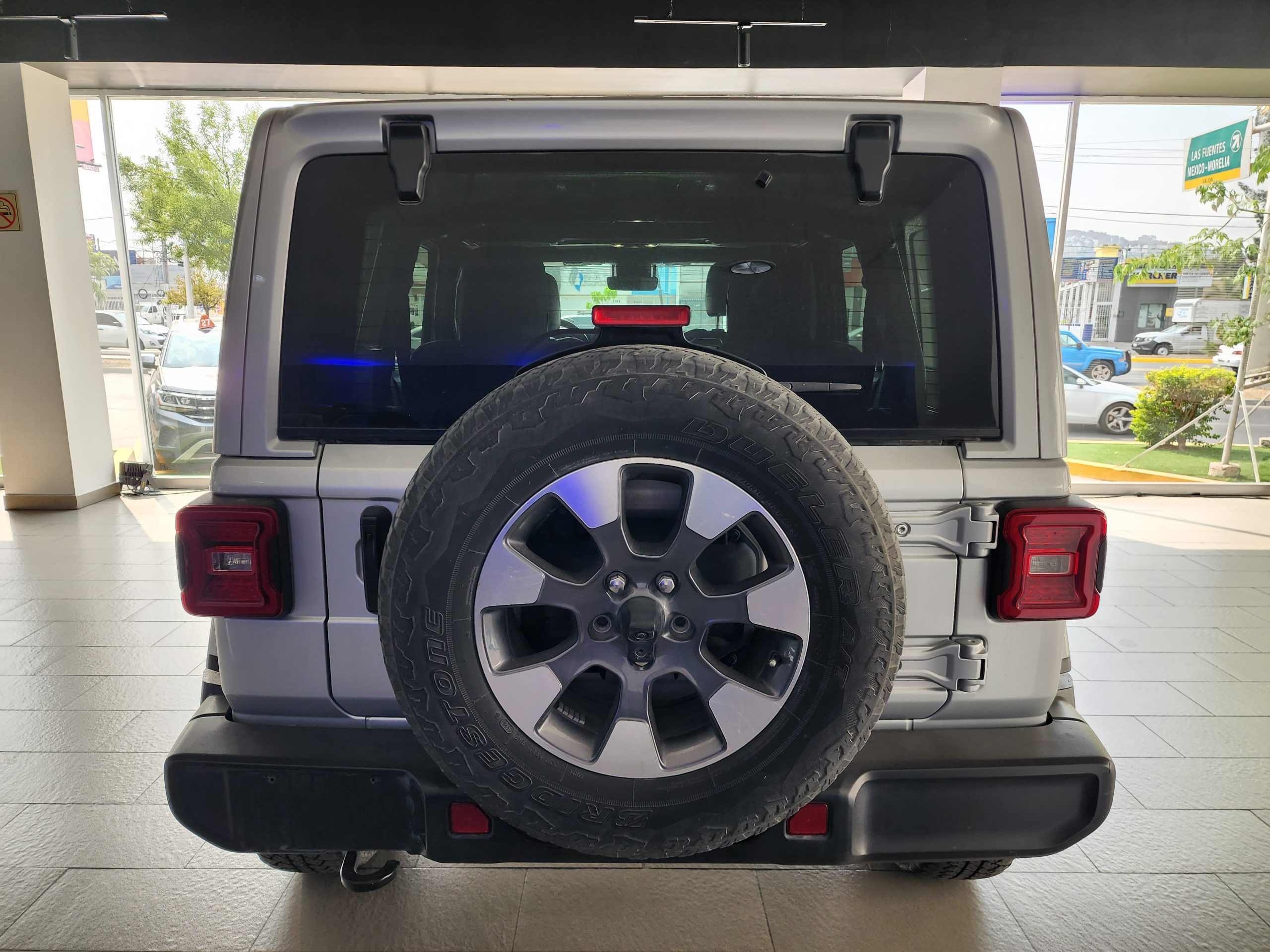 Jeep Wrangler 2022 Wrangler Unlimited Sahara Automático Plata