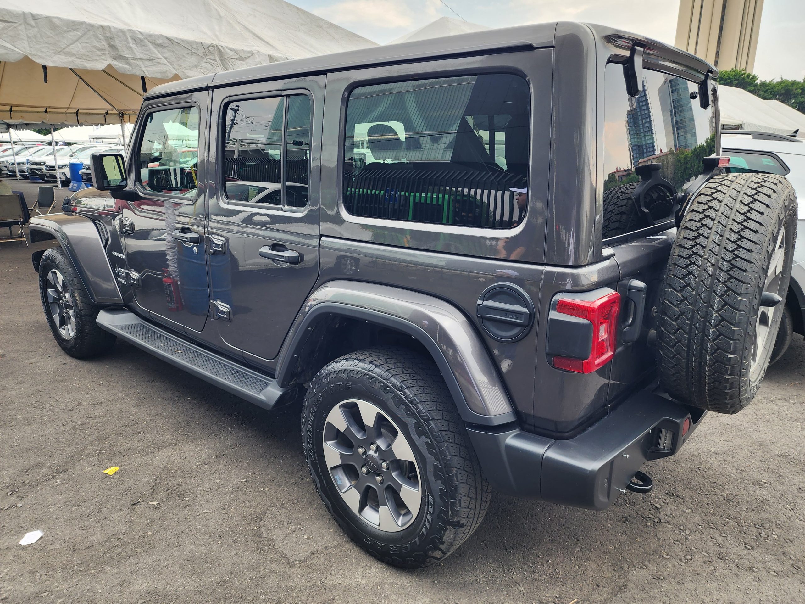 Jeep Wrangler 2022 Wrangler Unlimited Sahara Automático Gris