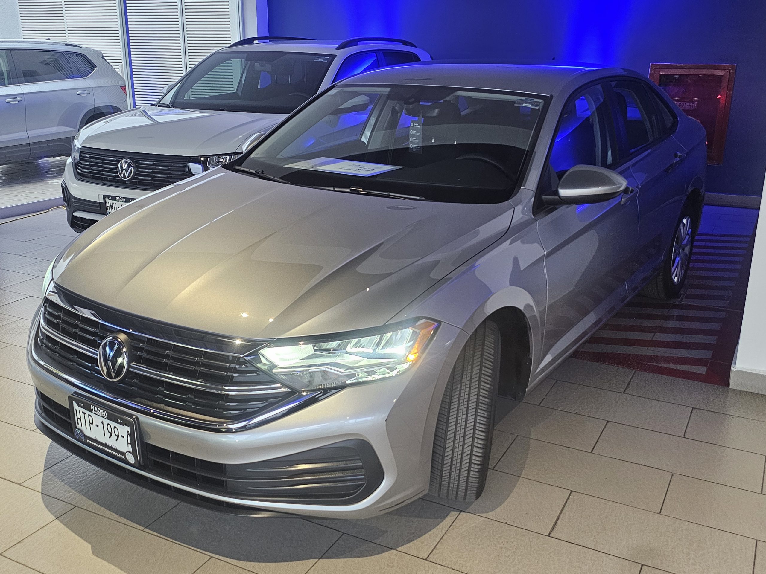 Volkswagen Jetta 2023 Trendline Automático Plata