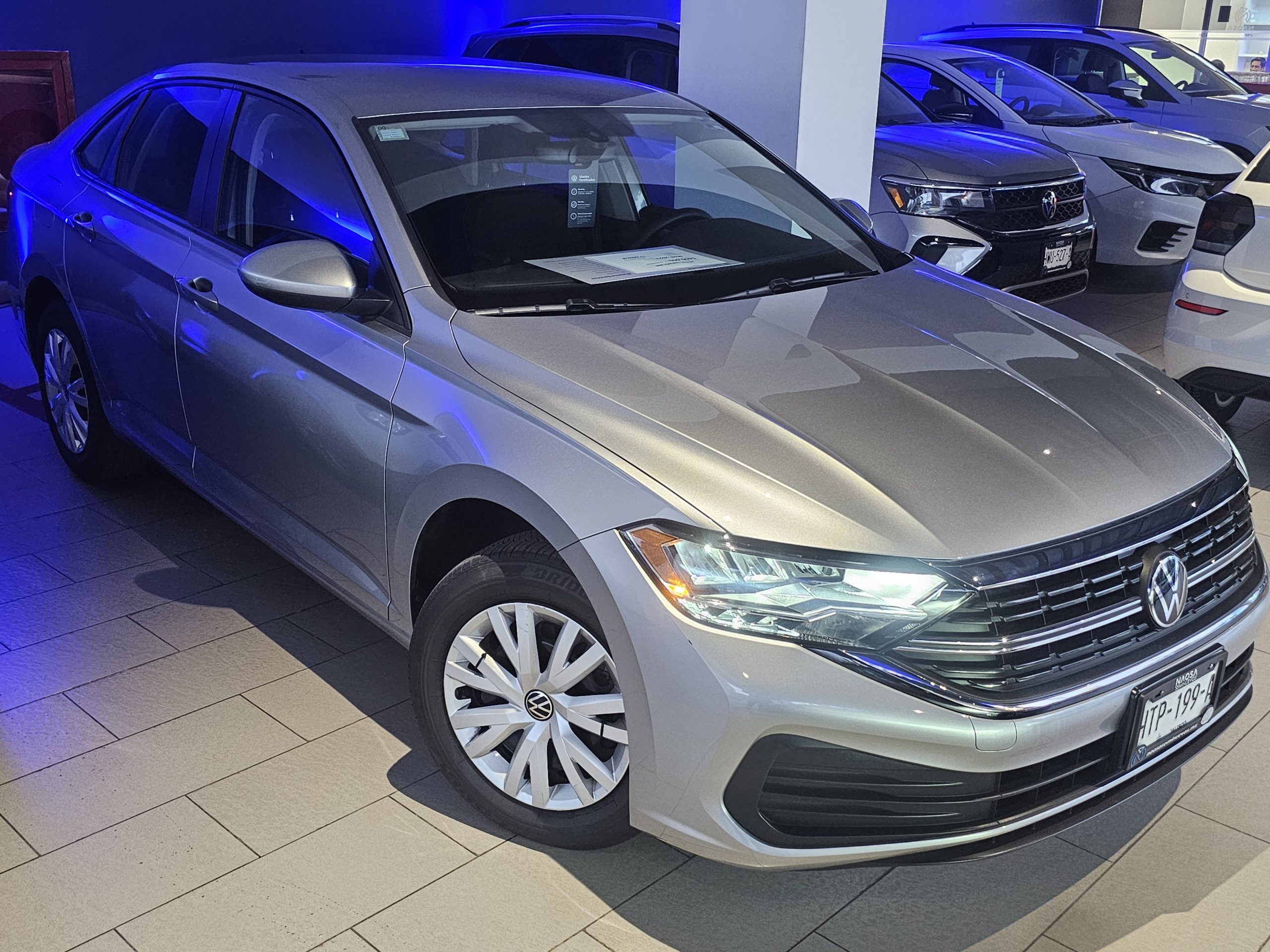 Volkswagen Jetta 2023 Trendline Automático Plata