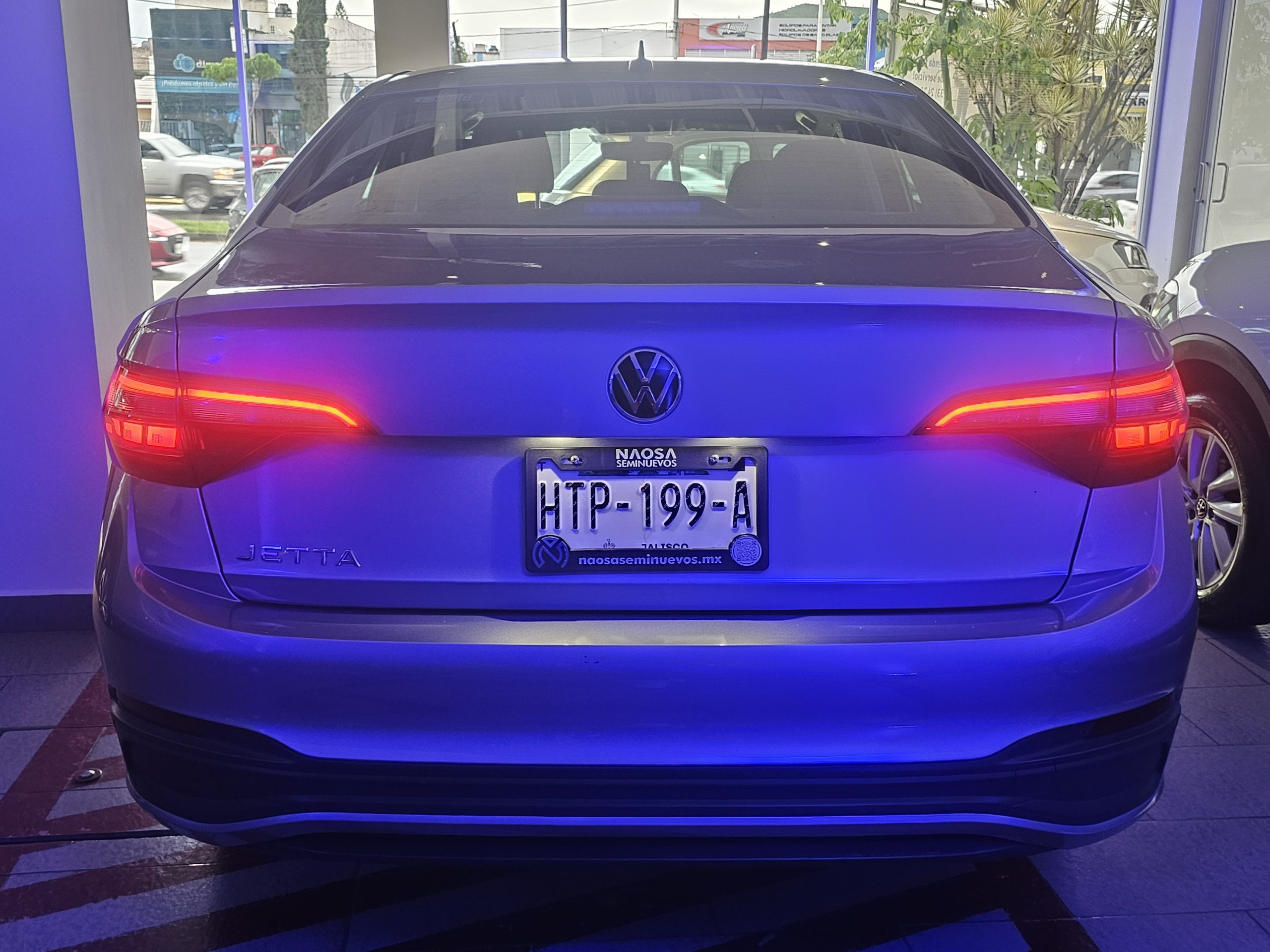 Volkswagen Jetta 2023 Trendline Automático Plata