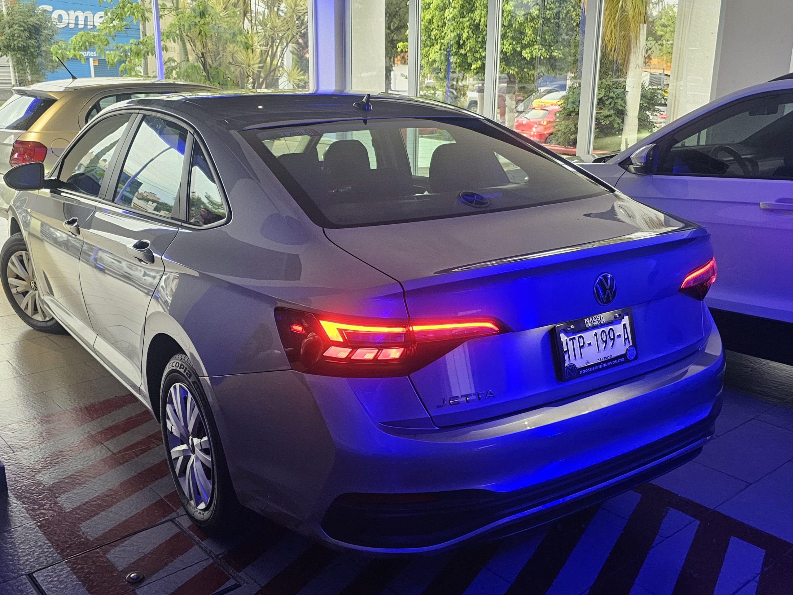 Volkswagen Jetta 2023 Trendline Automático Plata