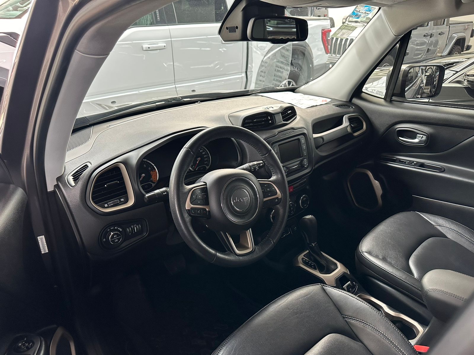 Jeep Renegade 2018 Latitud Automático Gris