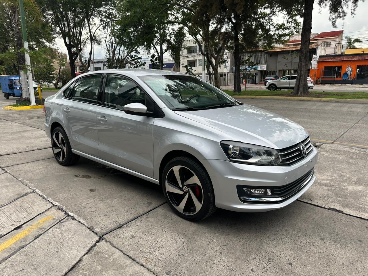 Volkswagen Vento 2017 Confortline Automático Plata