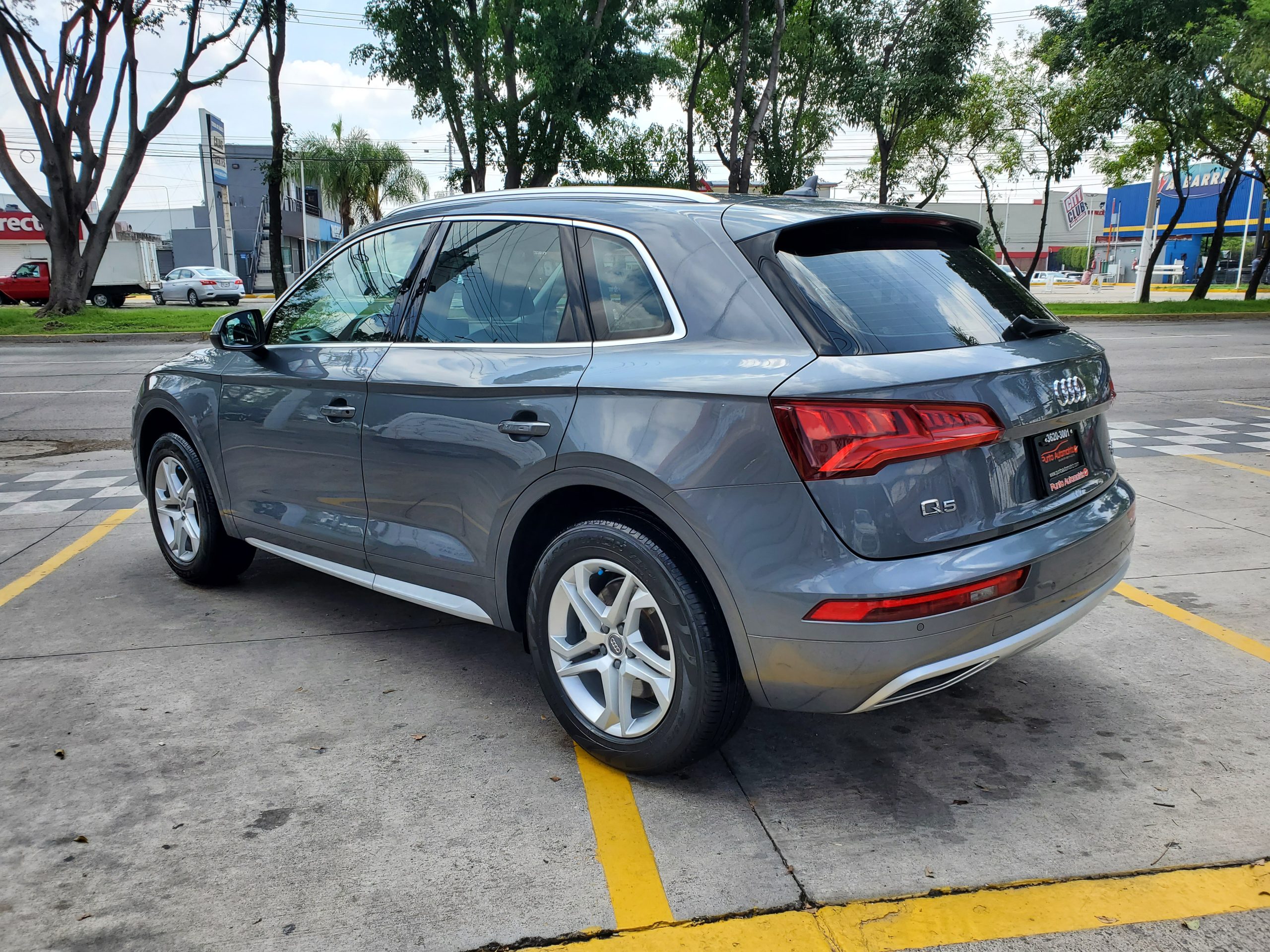 Audi Q5 2018 Select Automático Gris