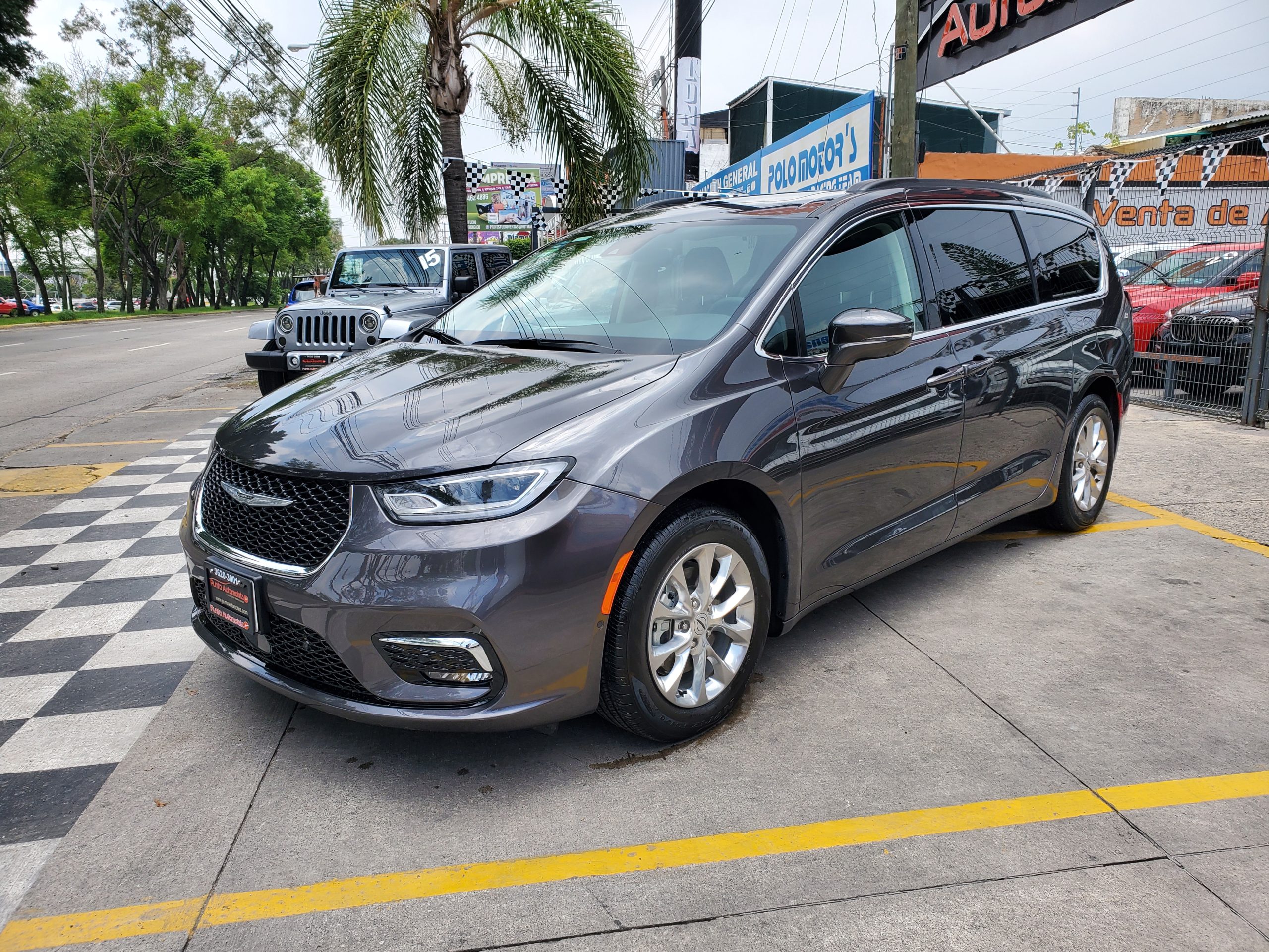 Chrysler Pacifica 2022 Limited Automático Gris