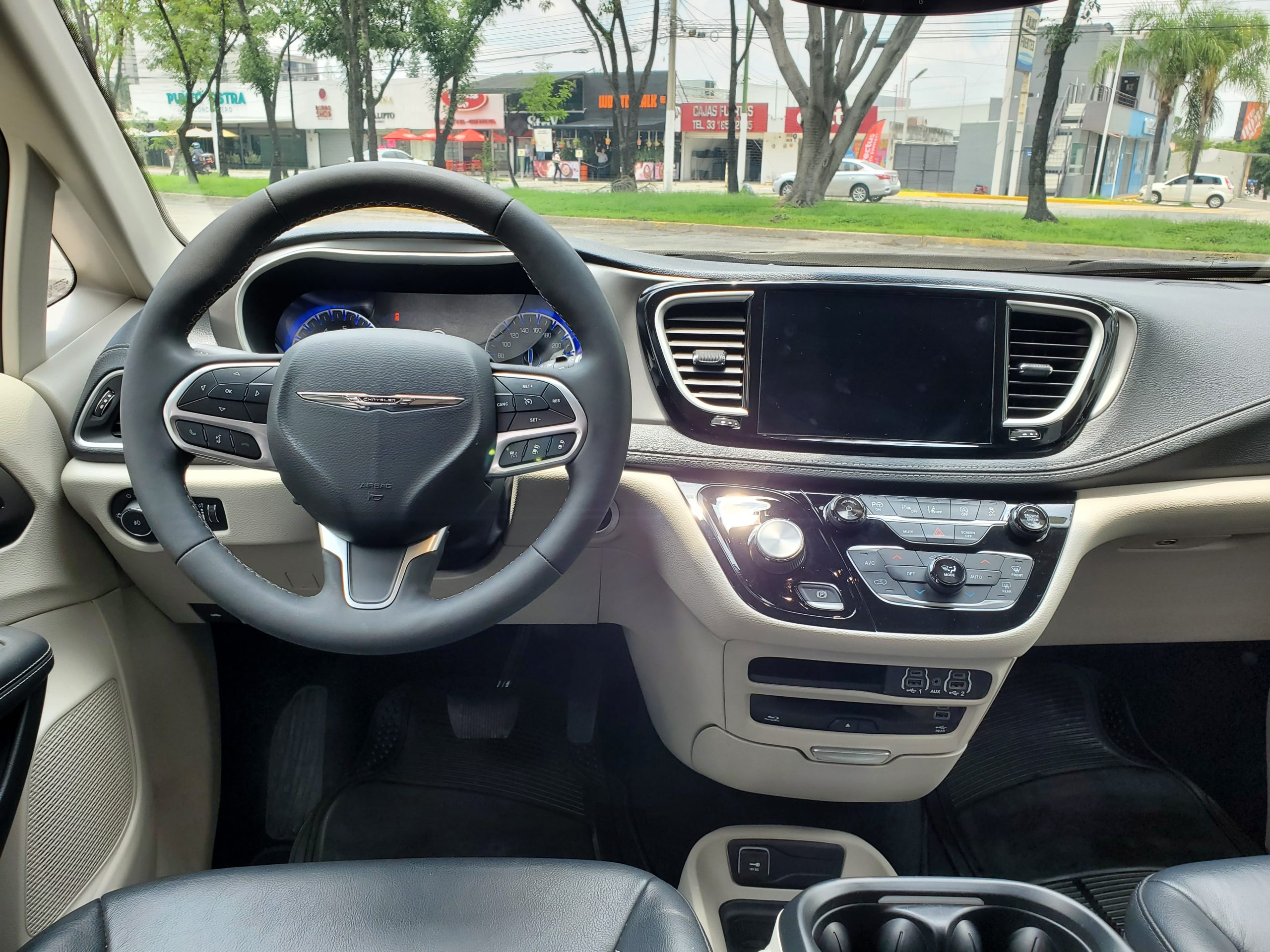 Chrysler Pacifica 2022 Limited Automático Gris