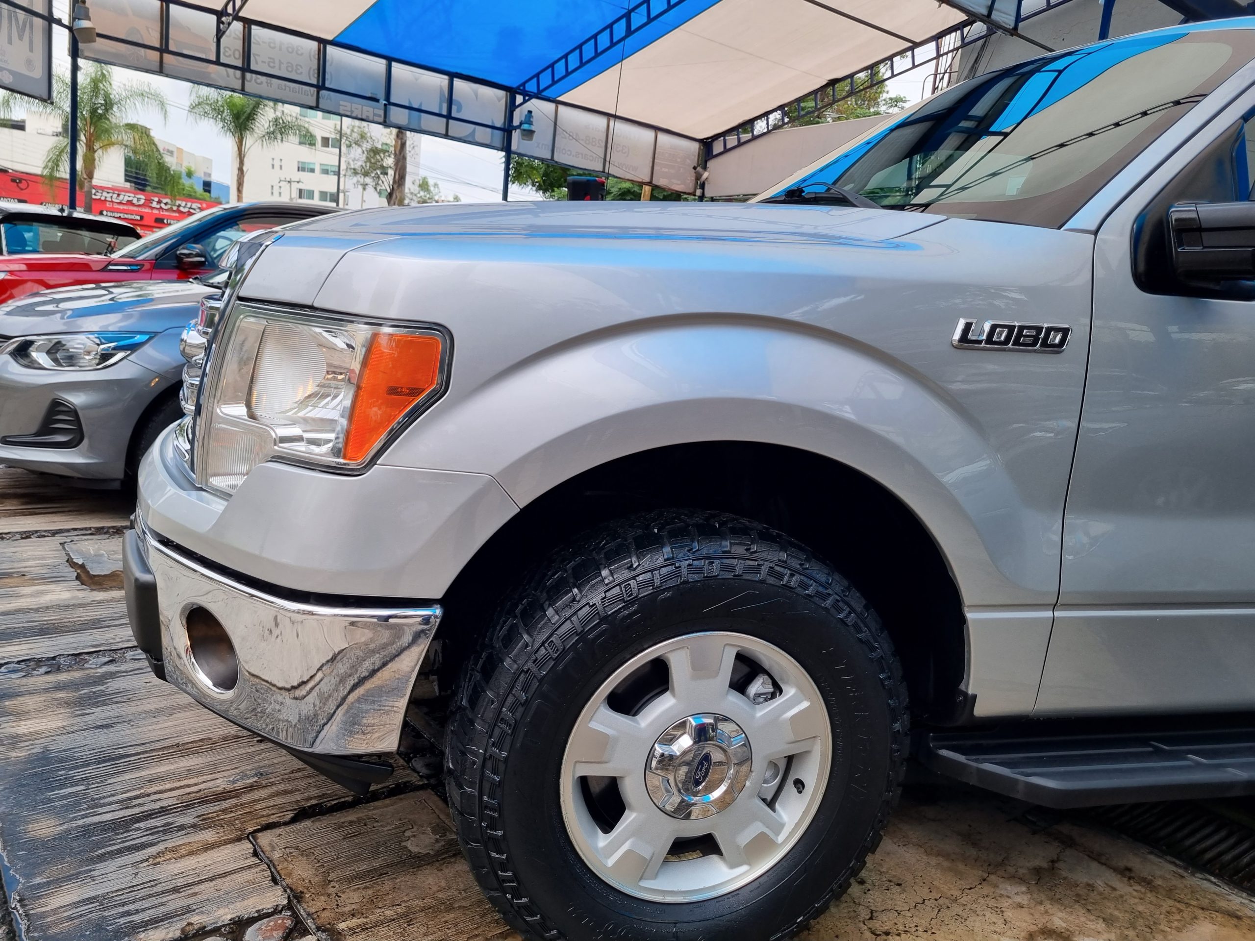 Ford Lobo 2014 XLT 4x2 DOBLE CABINA Automático Plata