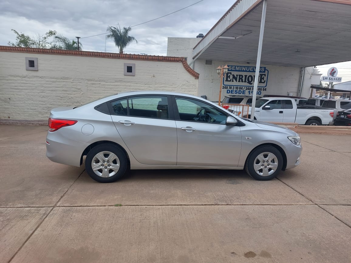 Chevrolet Cavalier 2018 LS Manual Plata