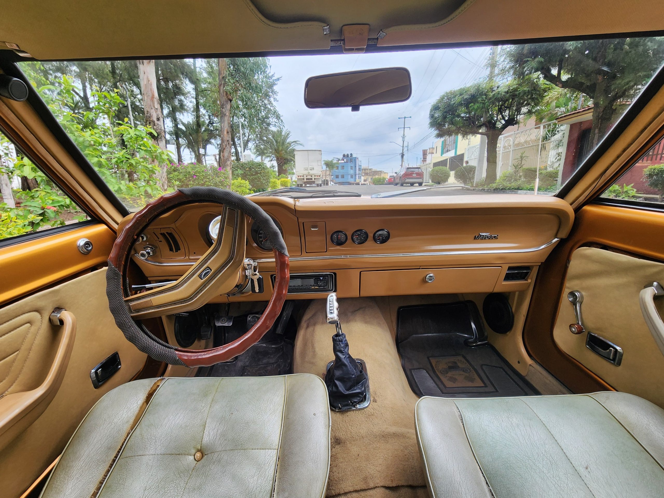 Ford Maverick 1976 Sedán Manual Bronce