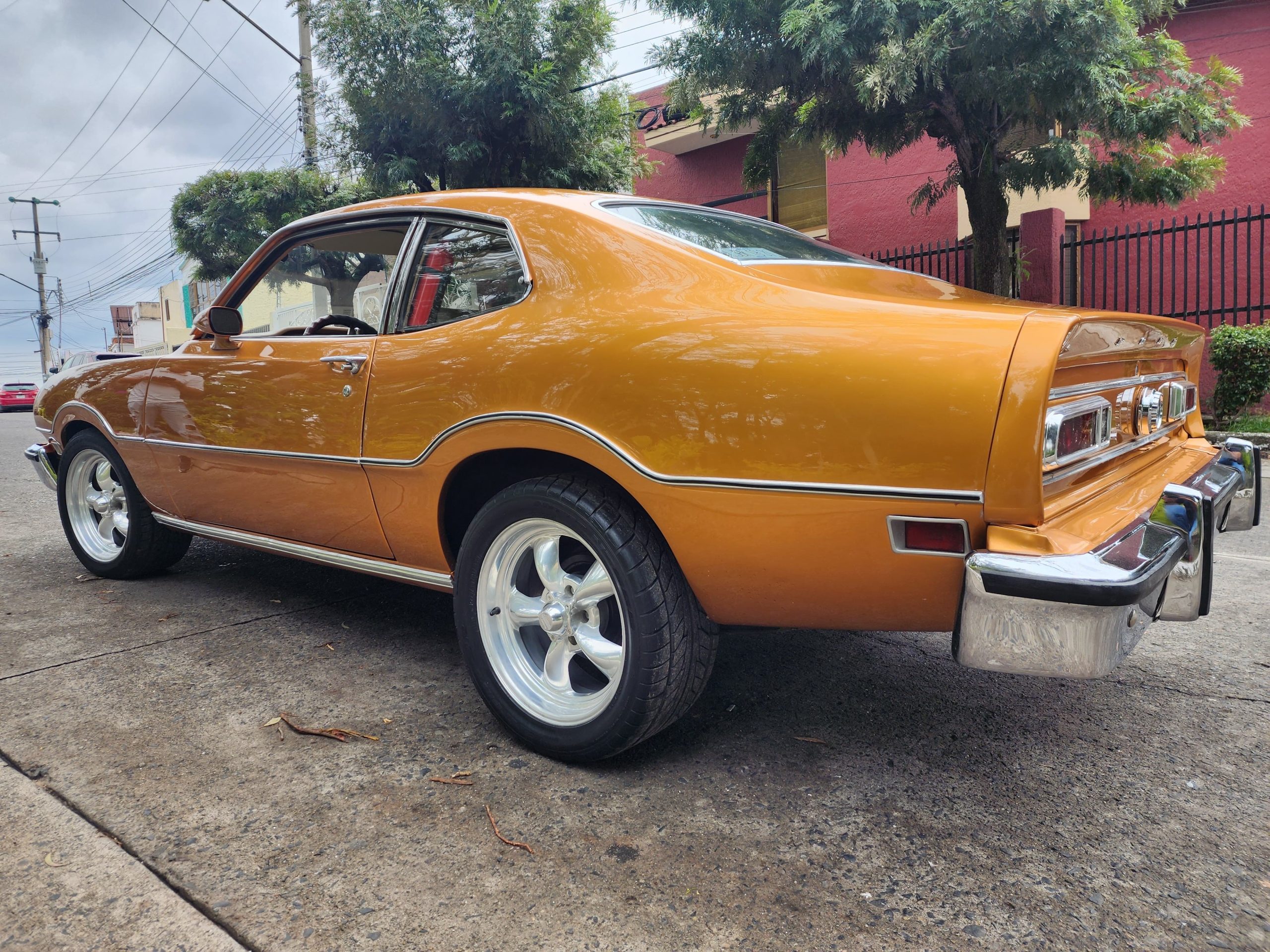 Ford Maverick 1976 Sedán Manual Bronce