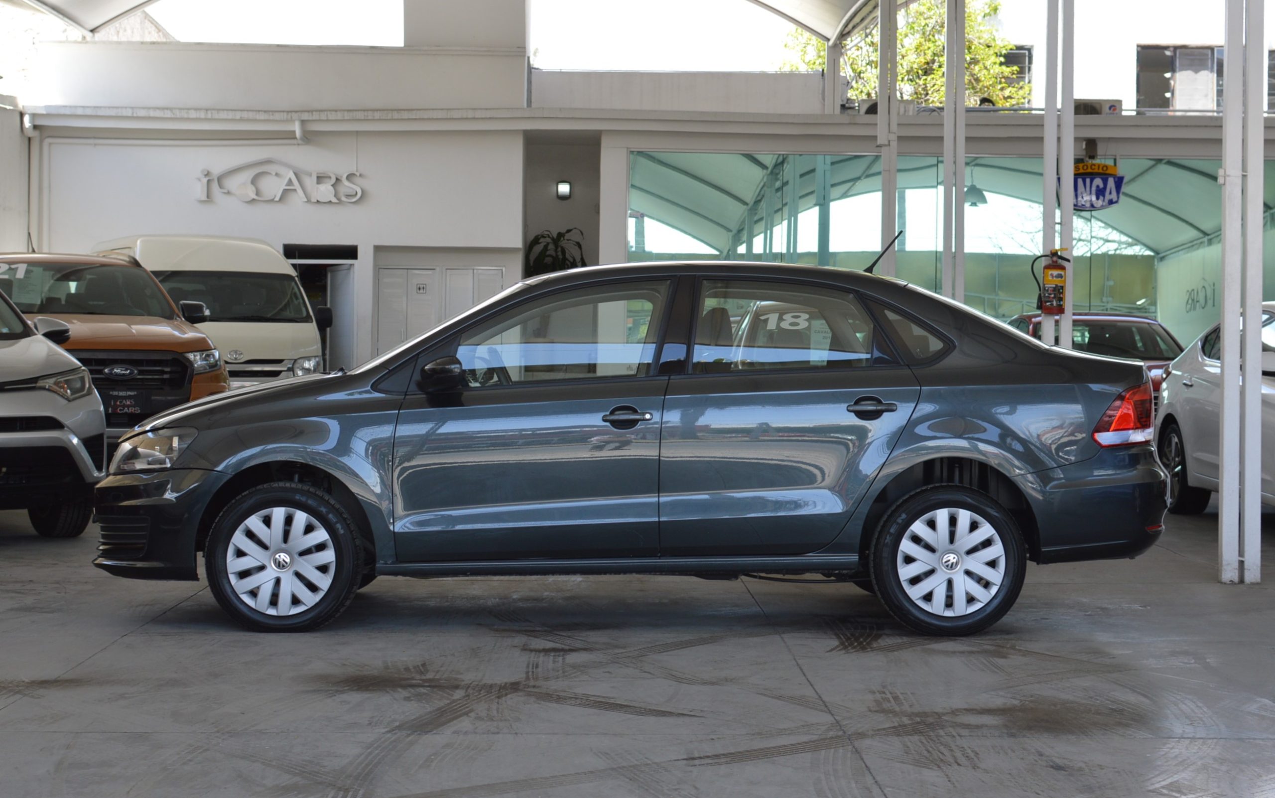 Volkswagen Vento 2019 Starline Automático Negro