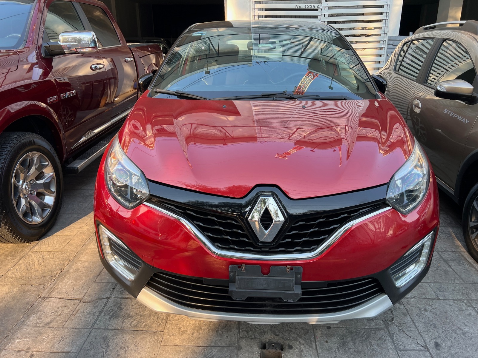 Renault Captur 2020 ICONIC Automático Rojo