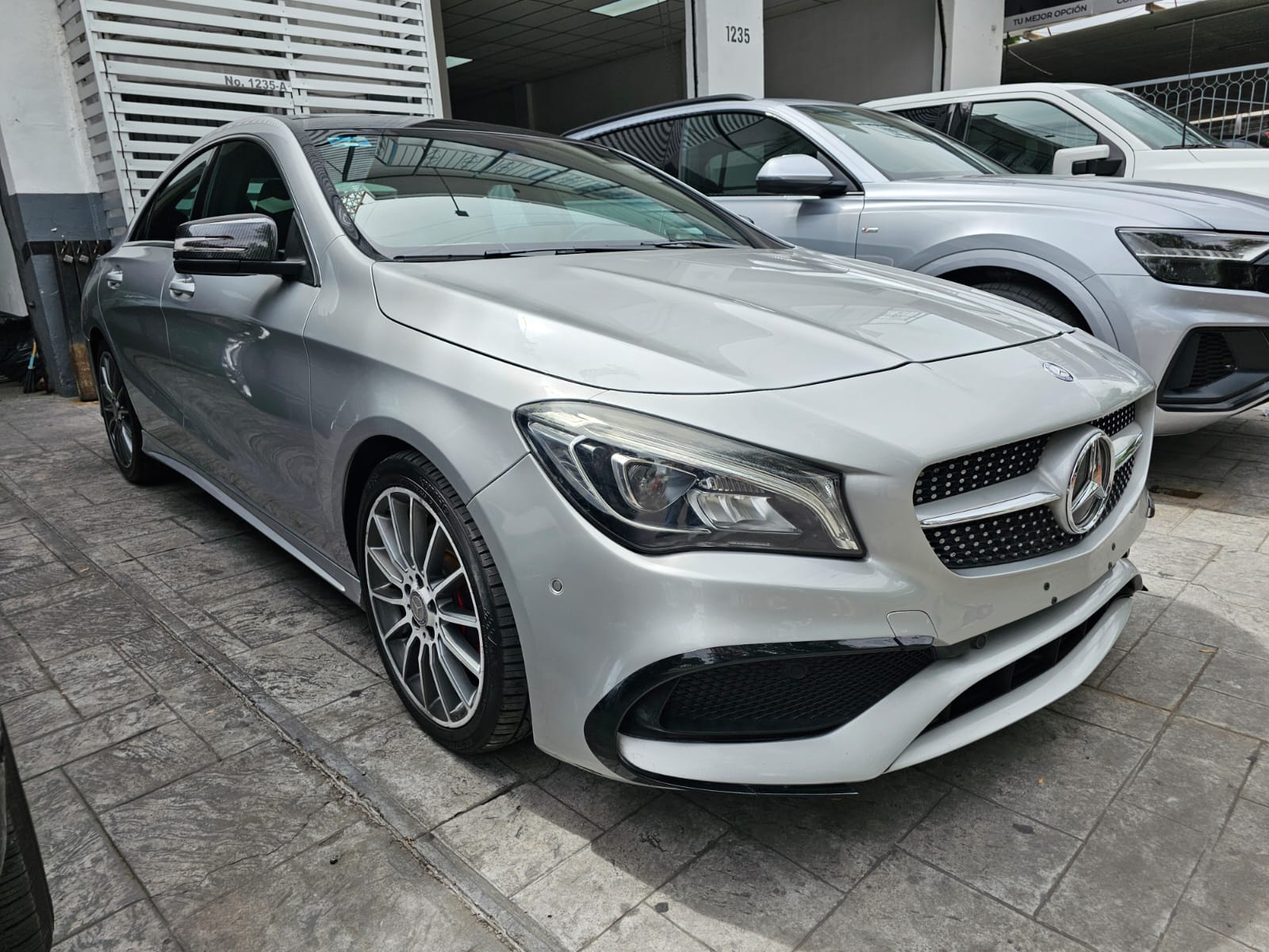 Mercedes-Benz Clase CLA 2017 250 SPORT Automático Gris