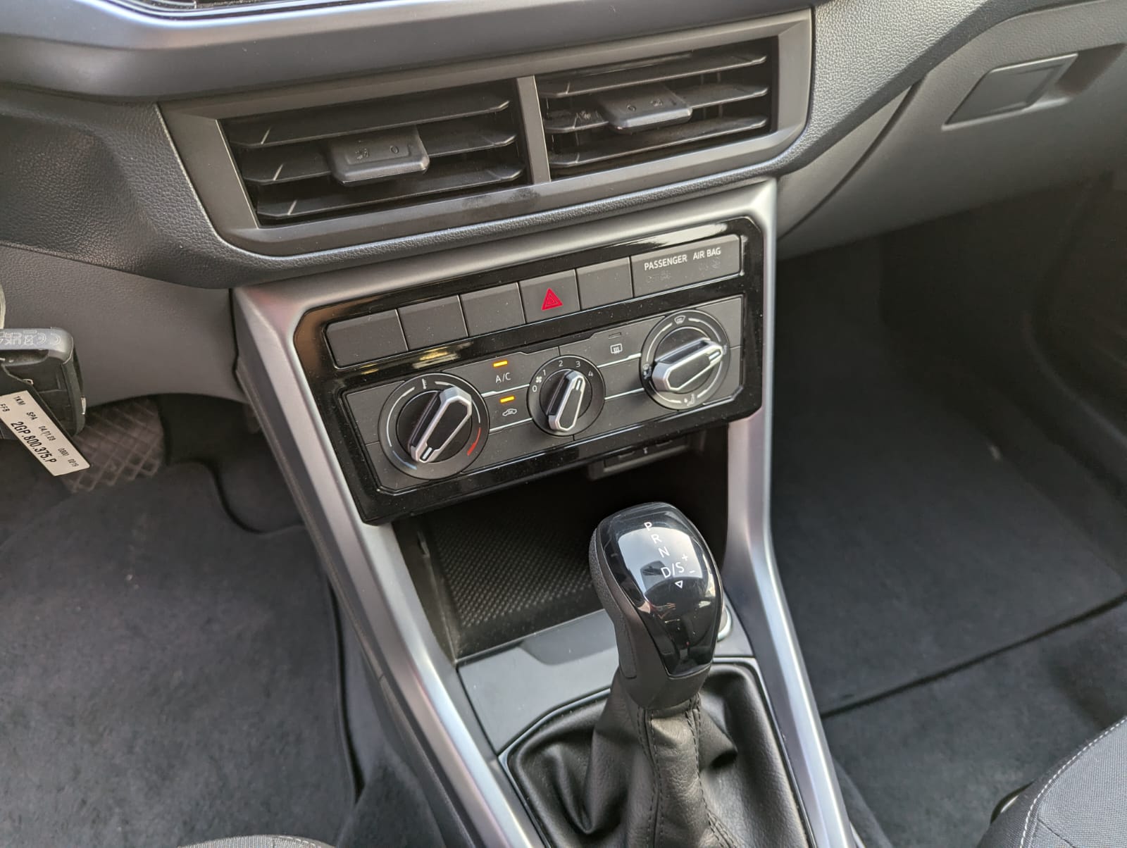 Volkswagen T-Cross 2023 Trendline Automático Gris