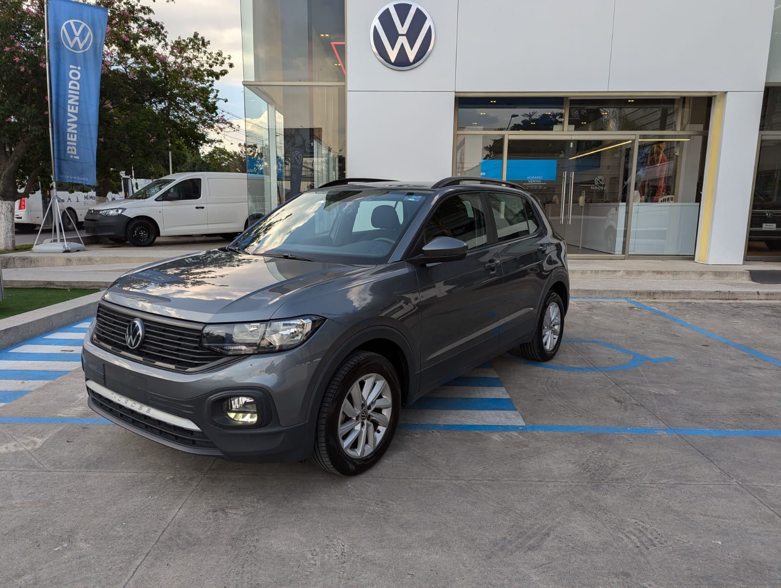 Volkswagen T-Cross 2023 Trendline Automático Gris