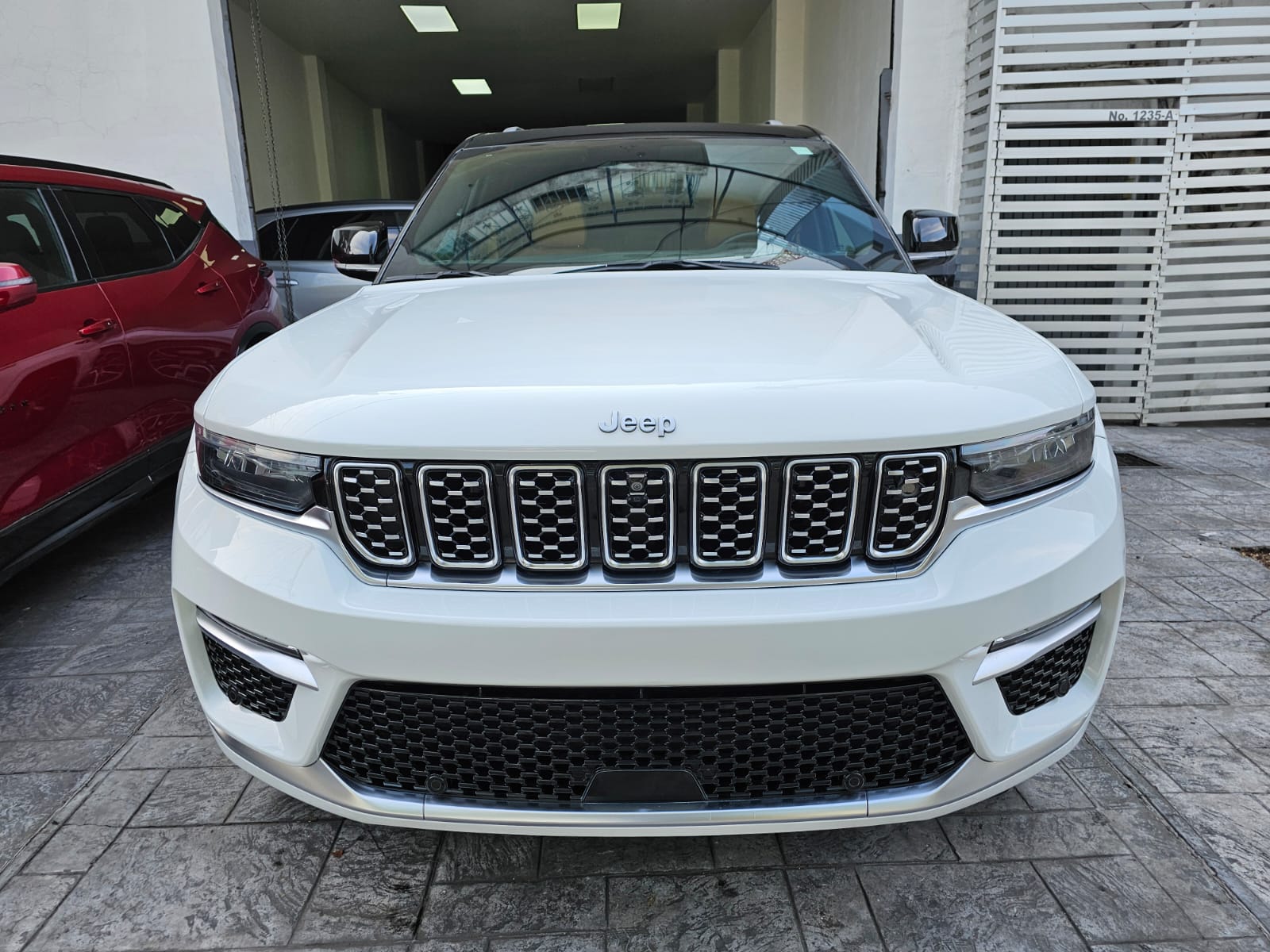 Jeep Grand Cherokee 2023 SUMMIT Automático Blanco