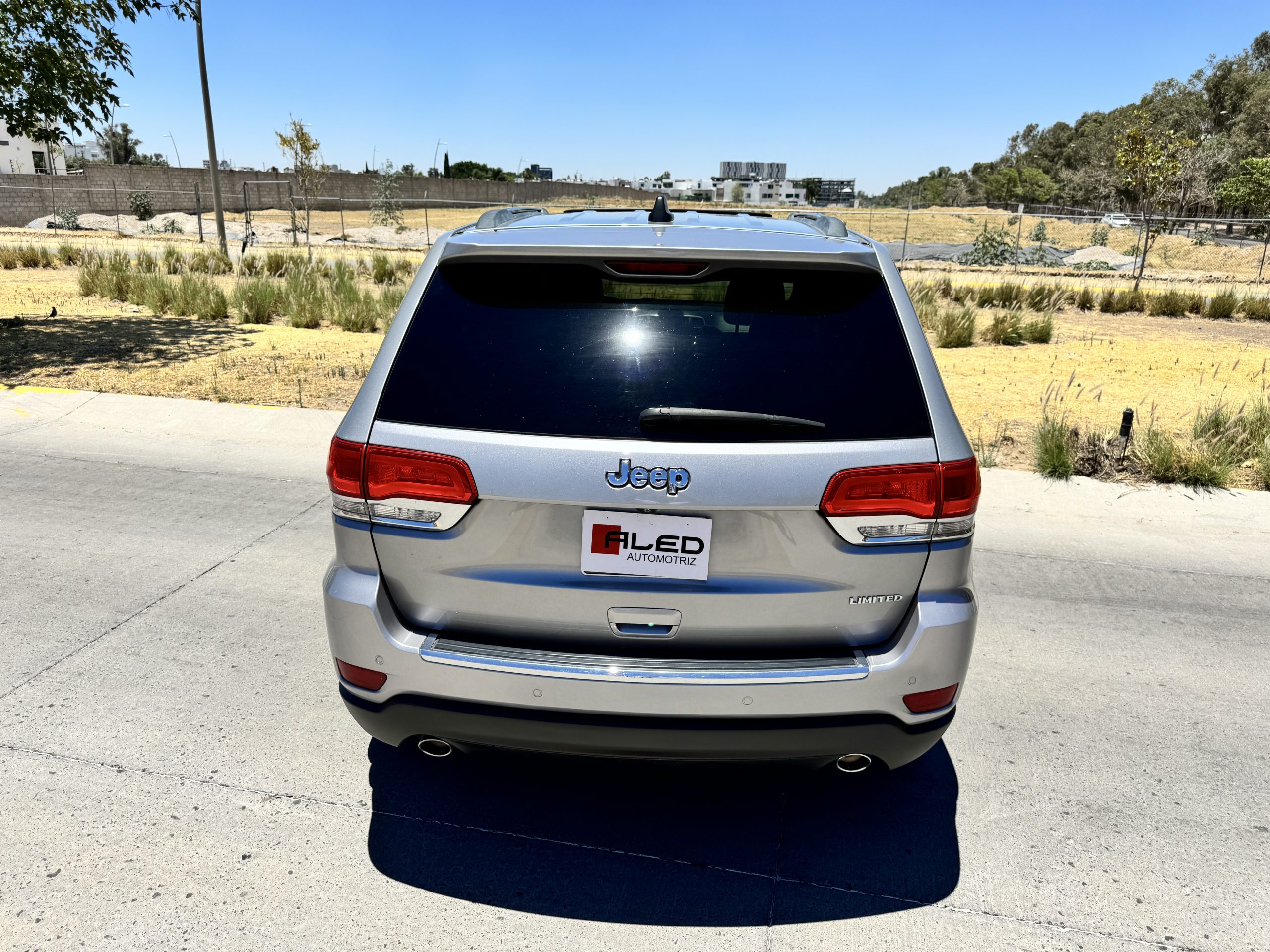 Jeep Grand Cherokee 2014 Limited Lujo Automático Gris