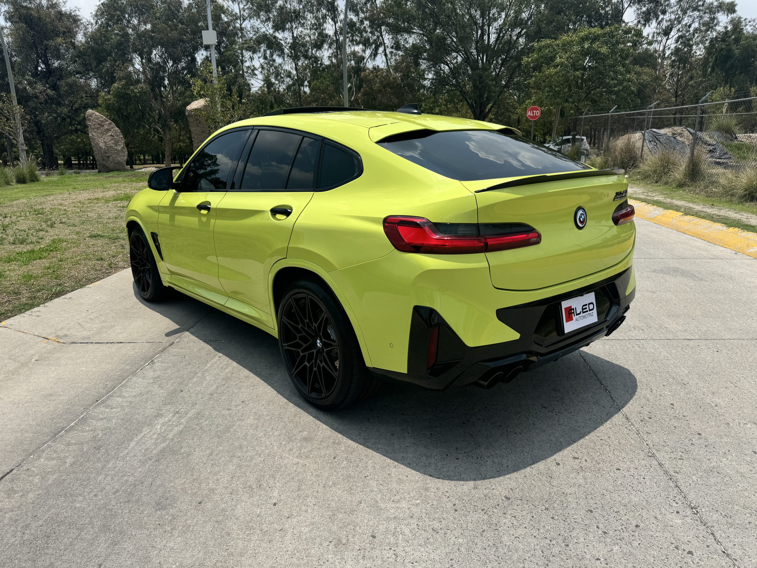 BMW X4 2023 M Competition Automático Amarillo