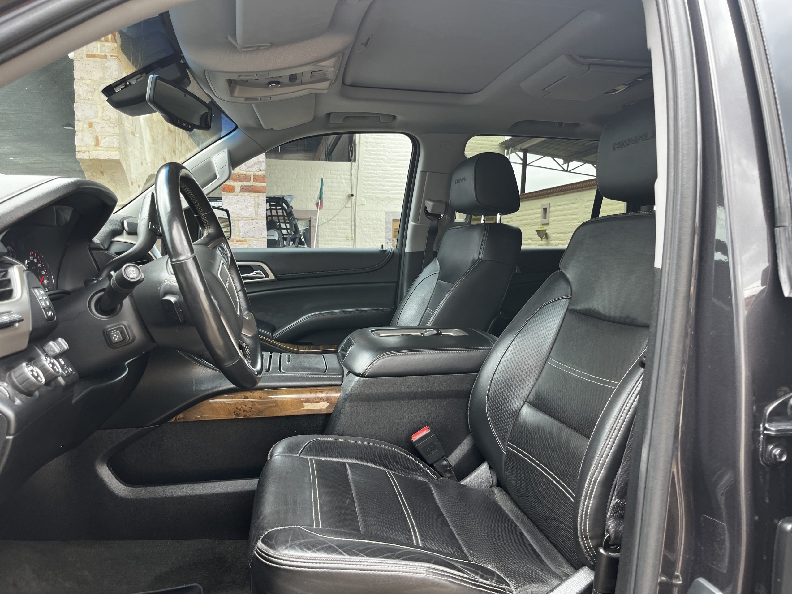 GMC Yukon 2015 Denali Automático Gris