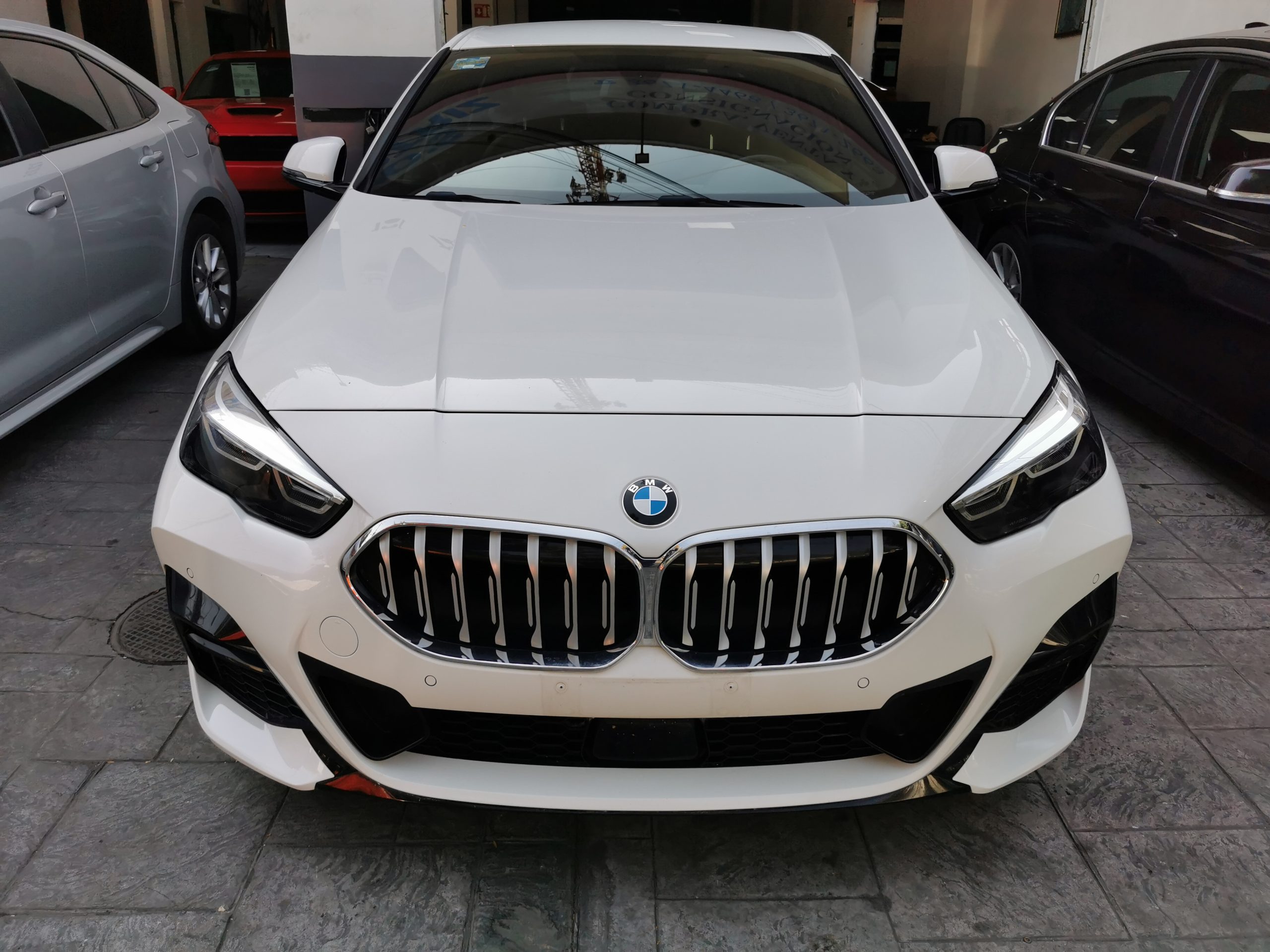 BMW Serie 2 2022 220M SPORT Automático Blanco