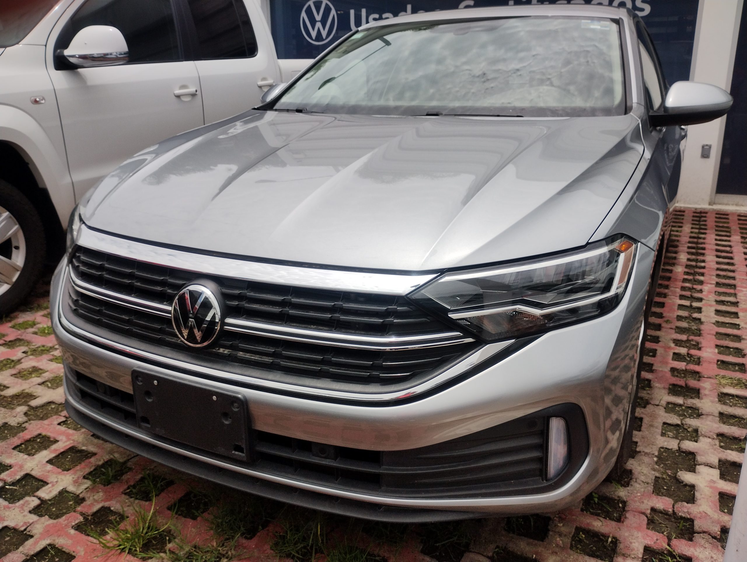 Volkswagen Jetta 2023 Comfortline Automático Plata