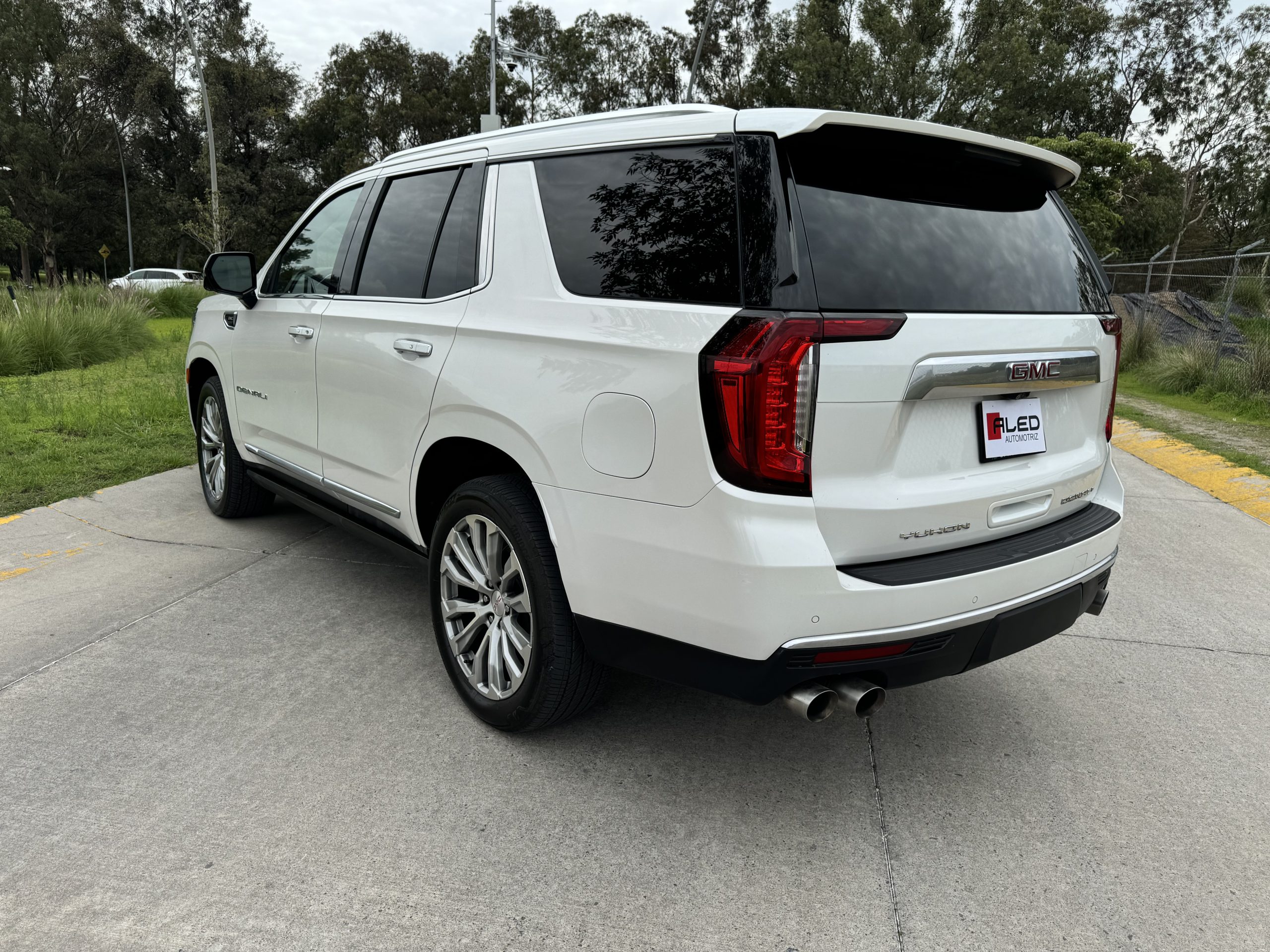 GMC Yukon 2021 Denali Automático Blanco