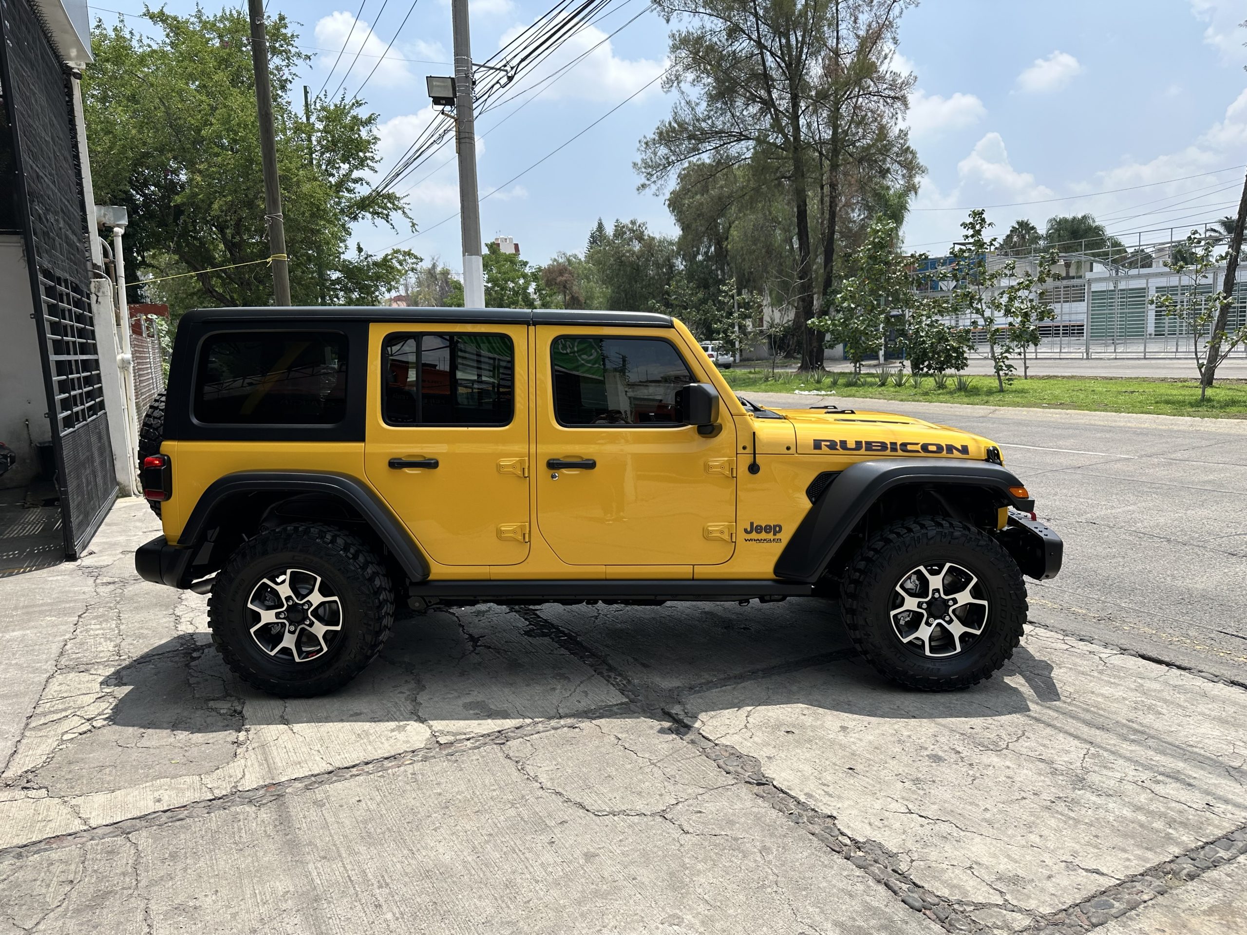 Jeep Wrangler 2020 Wrangler Rubicon Extreme Automático Amarillo