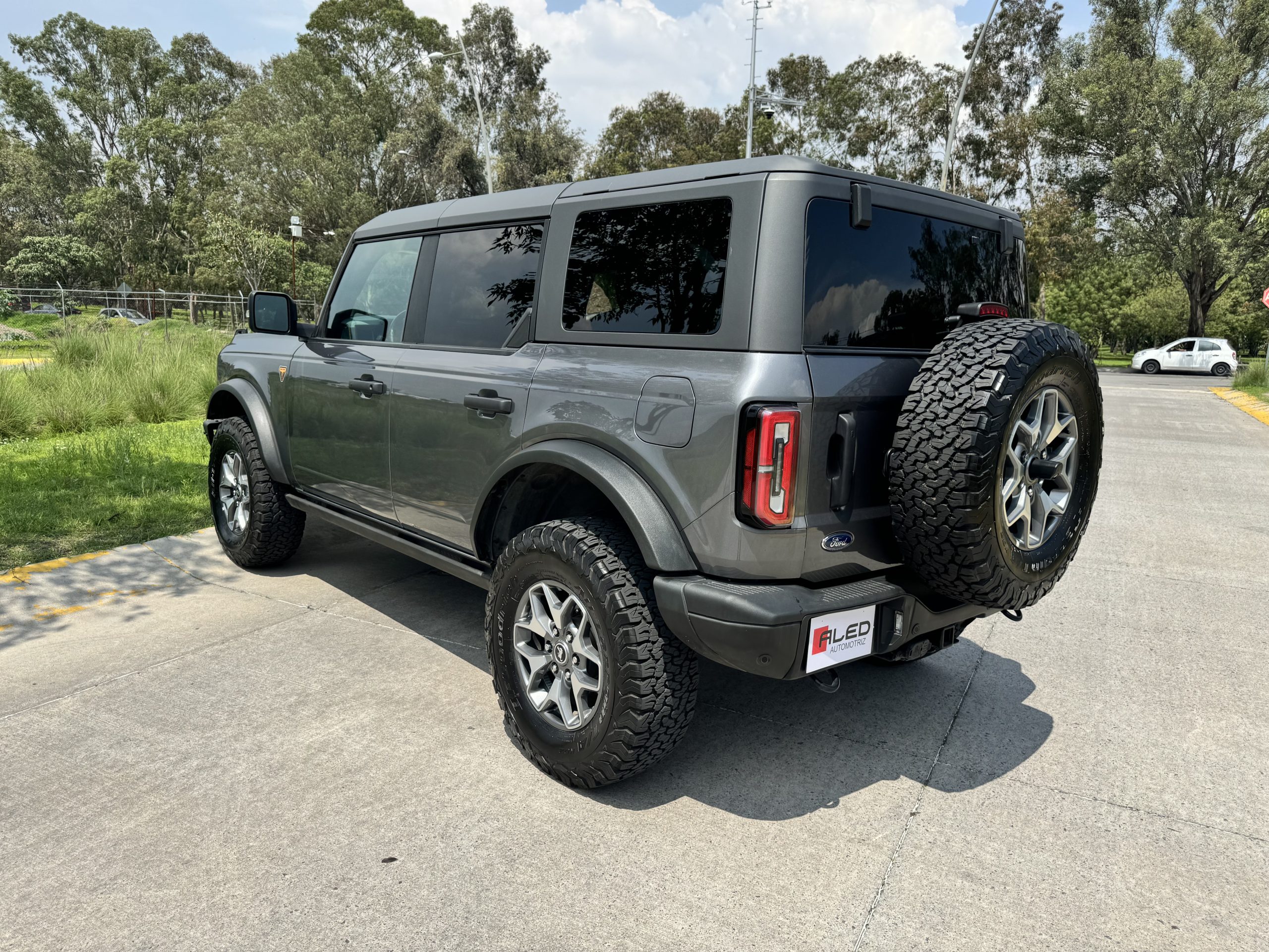 Ford Bronco 2023 Badlands Automático Gris