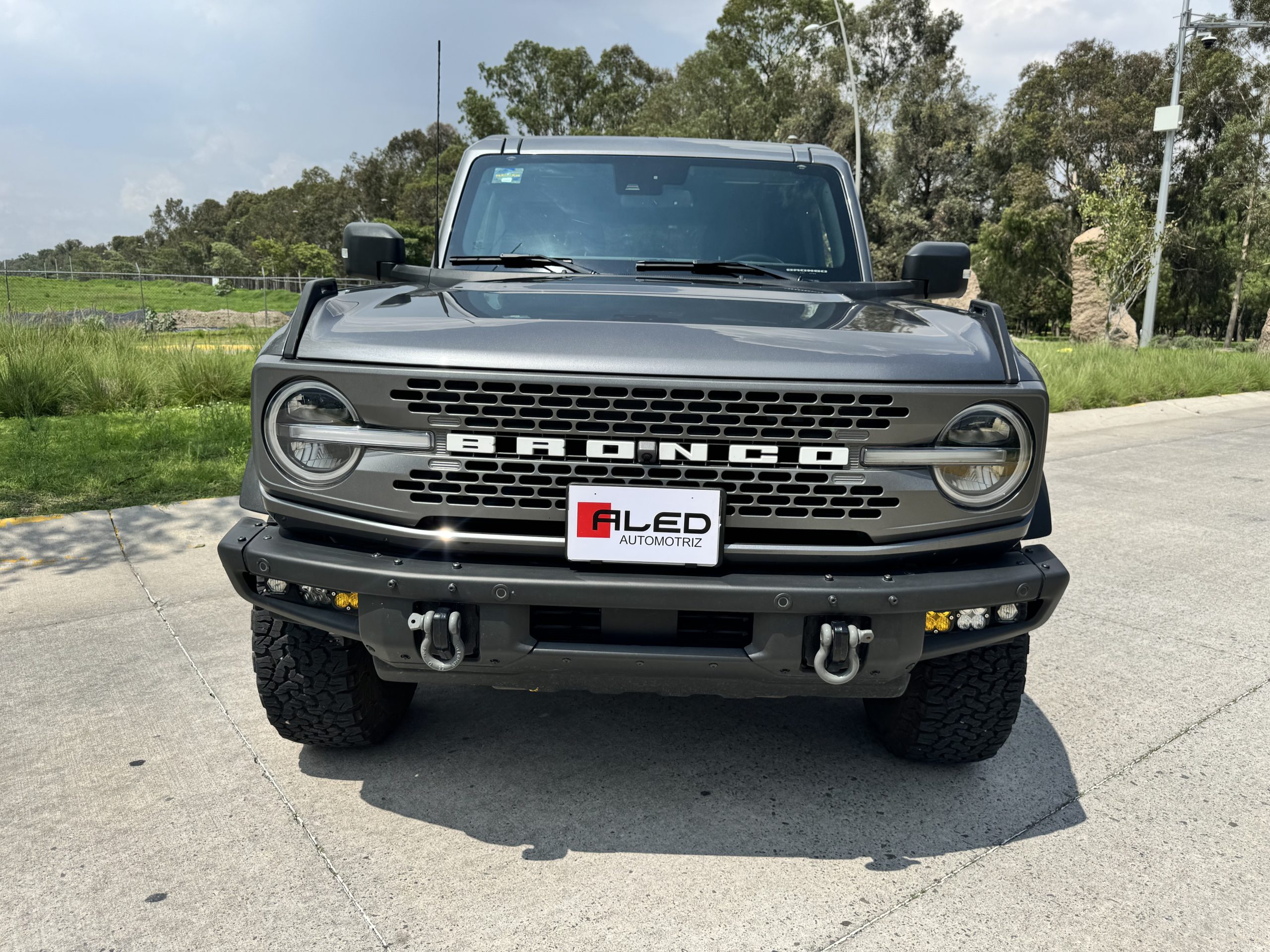 Ford Bronco 2023 Badlands Automático Gris