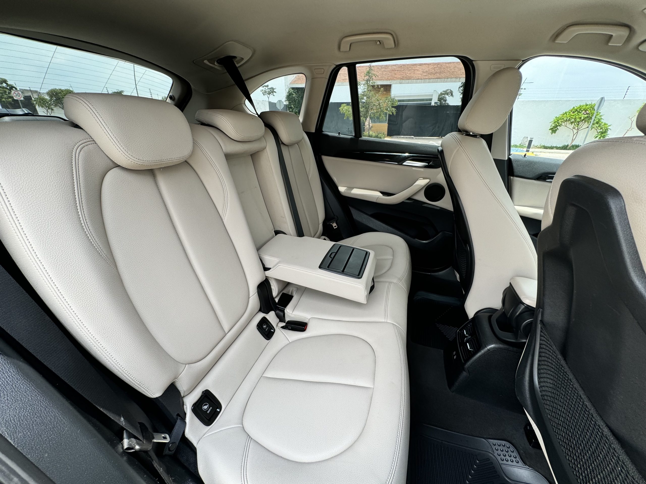 BMW X1 2021 20i X Line Automático Gris