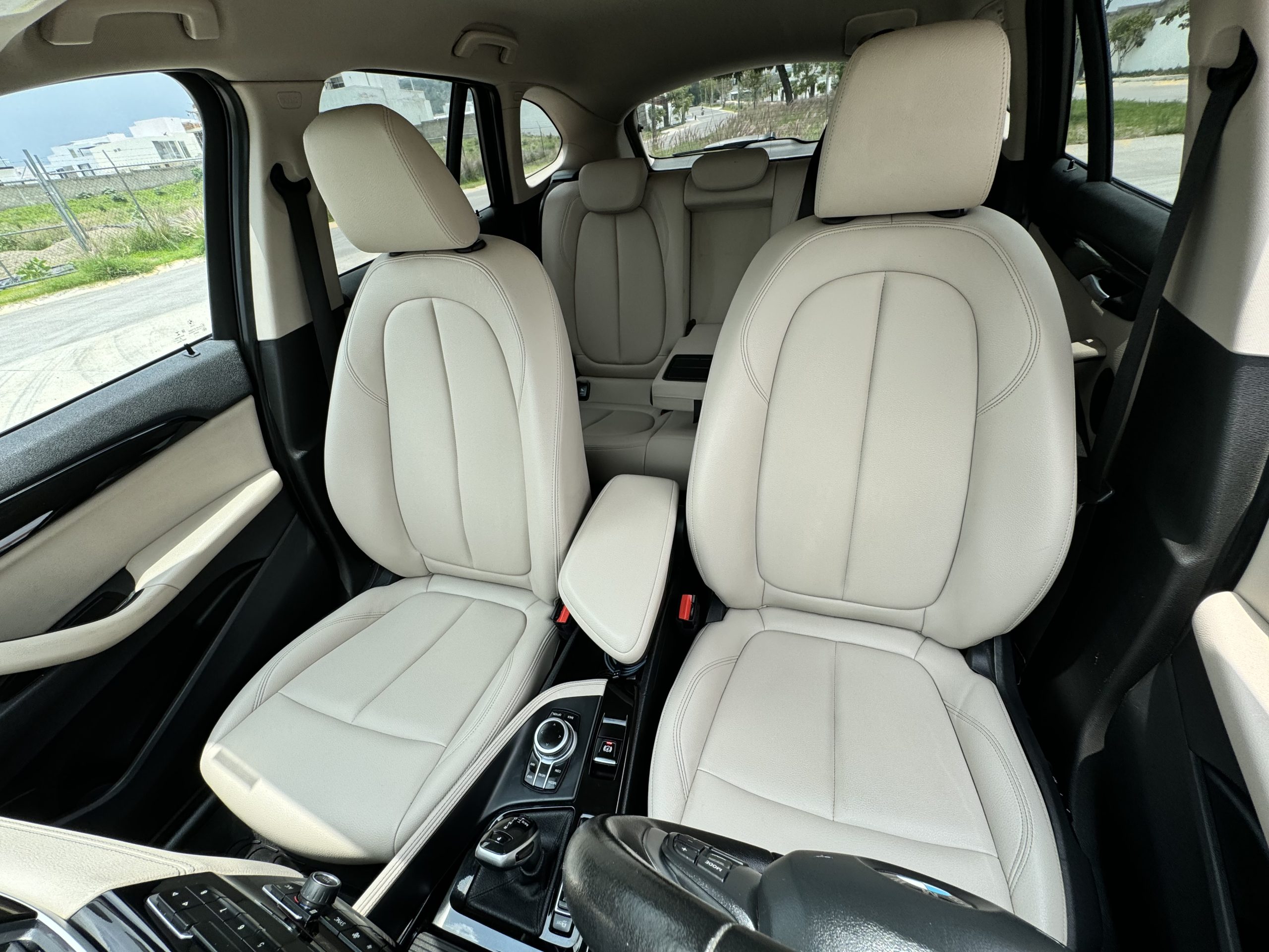 BMW X1 2021 20i X Line Automático Gris