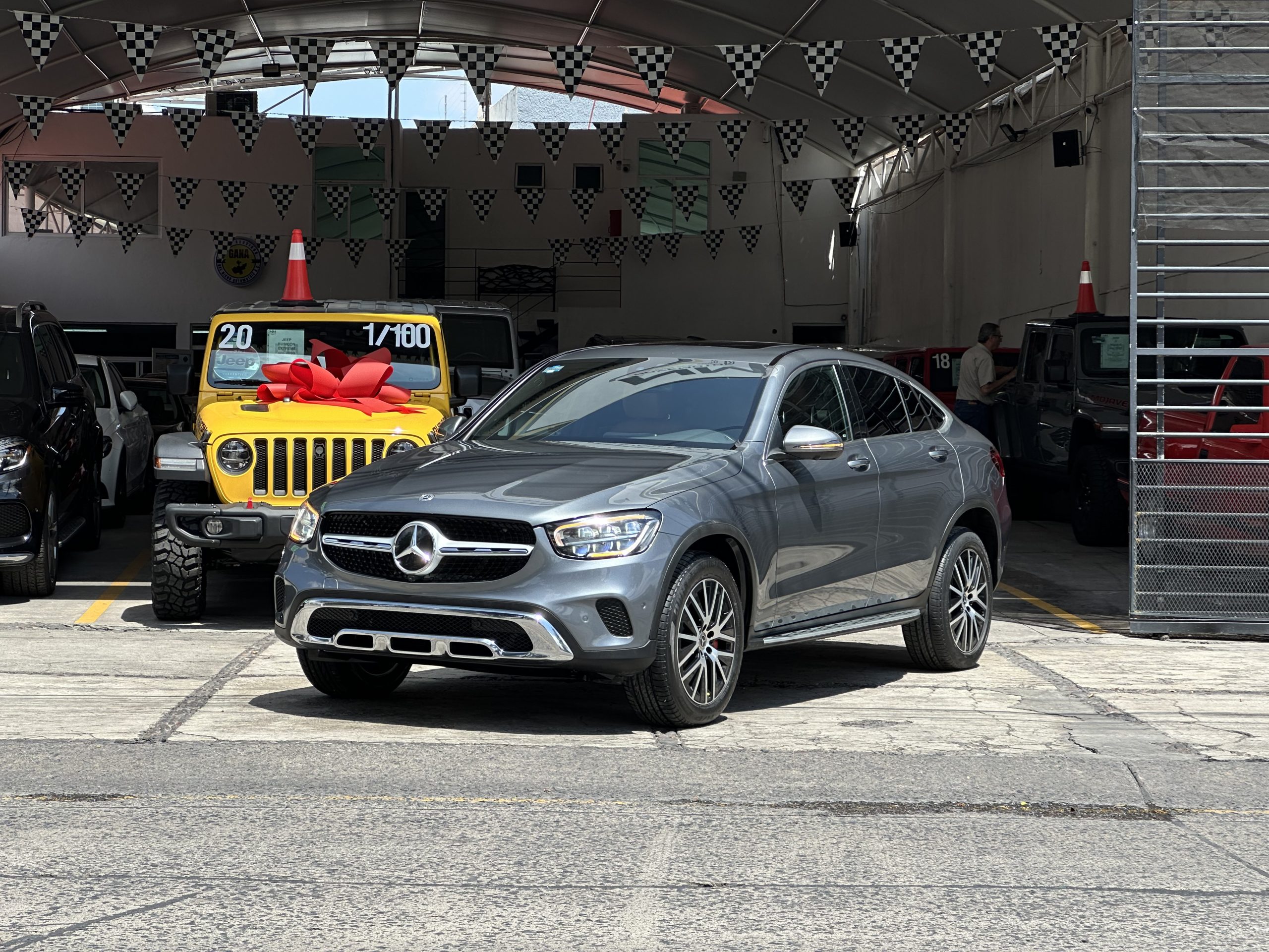 Mercedes-Benz Clase GLC 2022 Coupe 300 E Automático Gris